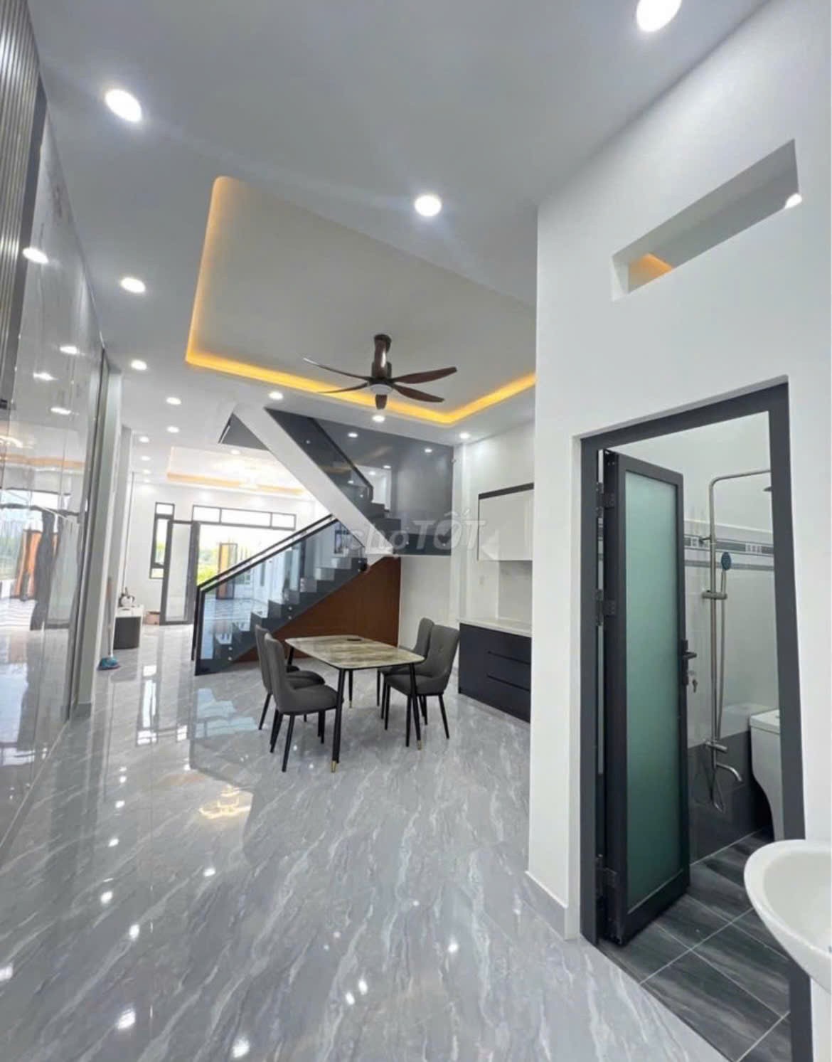 NHÀ 2 TẦNG HIỆN ĐẠI Ở TÂN QUÝ TÂY  BÌNH CHÁNH – GIÁ CHỈ 3,1 TỶ 2