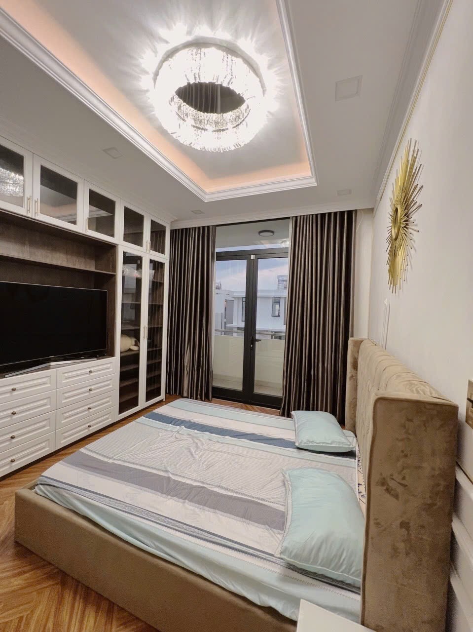 Cần bán Nhà mặt tiền Phường Phú Hữu, Quận 9, Diện tích 175m², Giá 23.9 Tỷ 8
