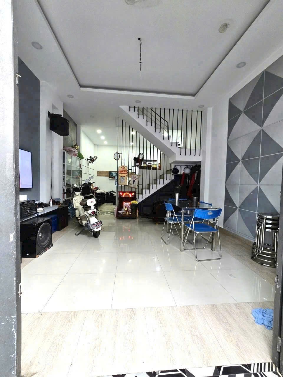 Nhà / đường số 22, Bình Hưng Hòa A dt 51,75m2 1 lầu 3pn 2 wc giá 5,7 tỷ