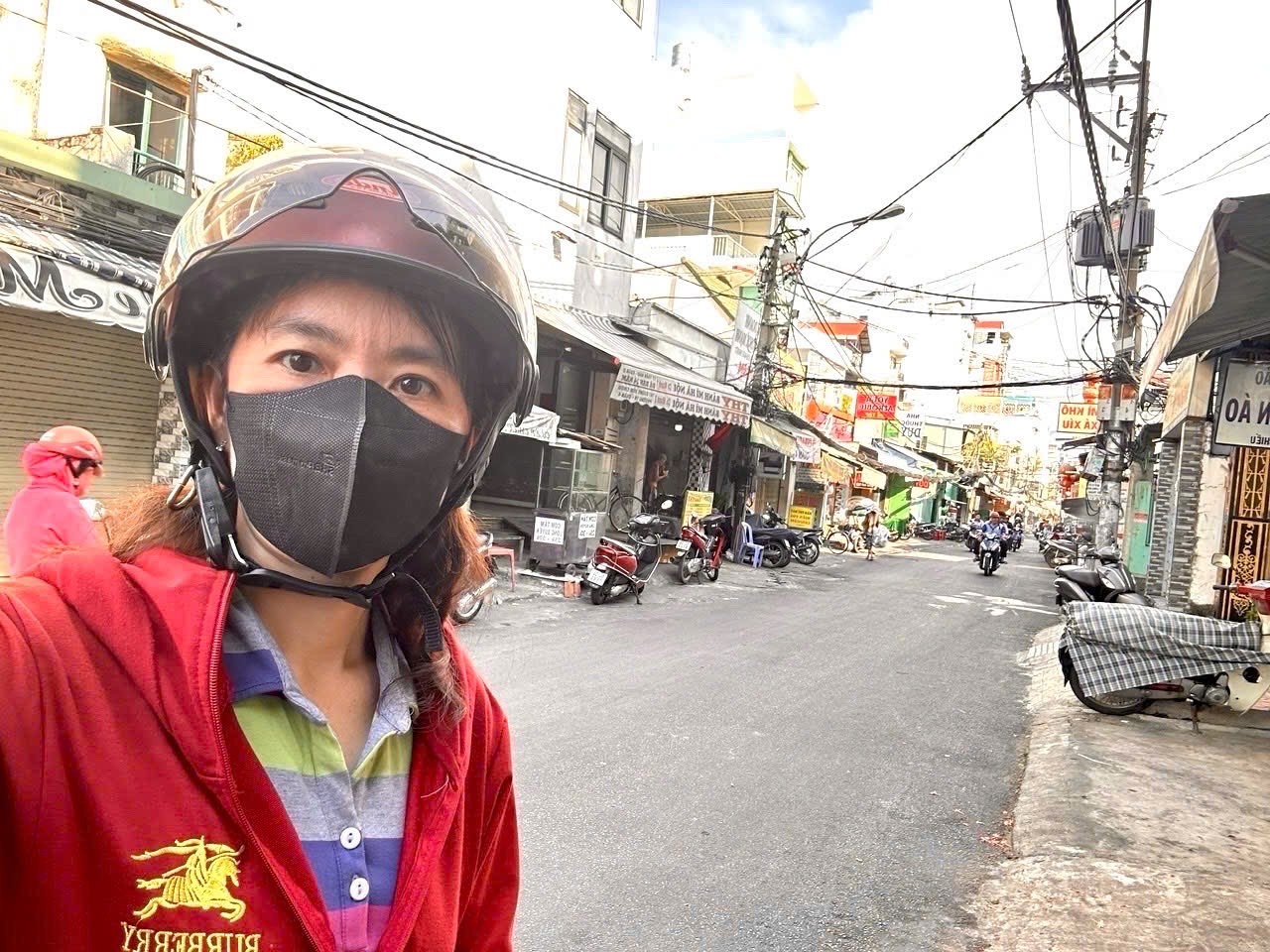 BÁN NHÀ ĐƯỜNG XÓM CHIẾU MẶT TIỀN KINH DOANH SẦM UẤT- THÔNG RA HOÀNG DIỆU GẦN TRƯỜNG ĐẠI HỌC NGUYỄN