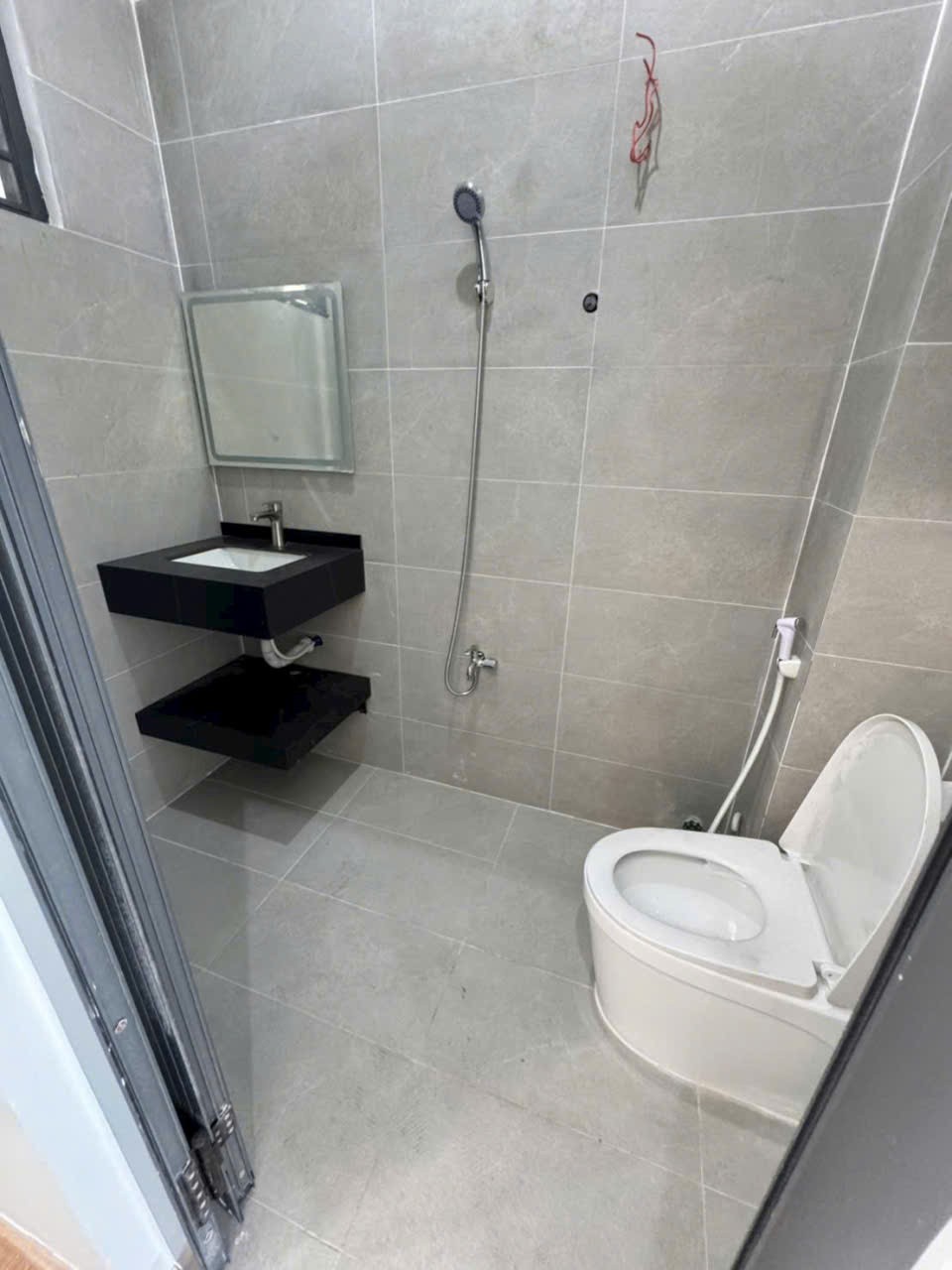 Nhà mặt tiền đường số 2,KDC Vĩnh Lộc dt 64m2 2 lầu 4pn 5wc giá 9,8 tỷ 8