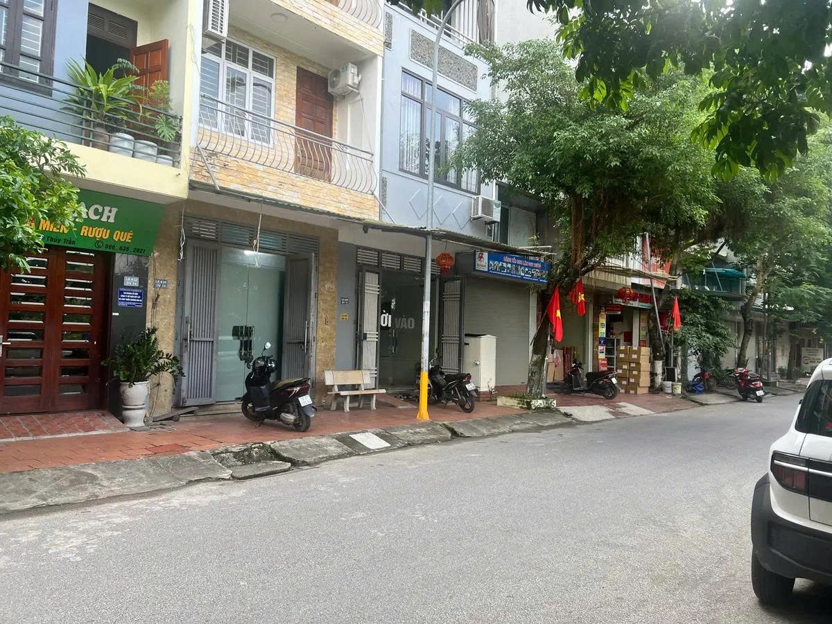 BÁN NHÀ LÊ TRỌNG TẤN - HÀ ĐÔNG - 35M X 5 TẦNG GIÁ 9.4 TỶ PHÂN LÔ GARA - NHÀ ĐẸP FULL NỘI THẤT -