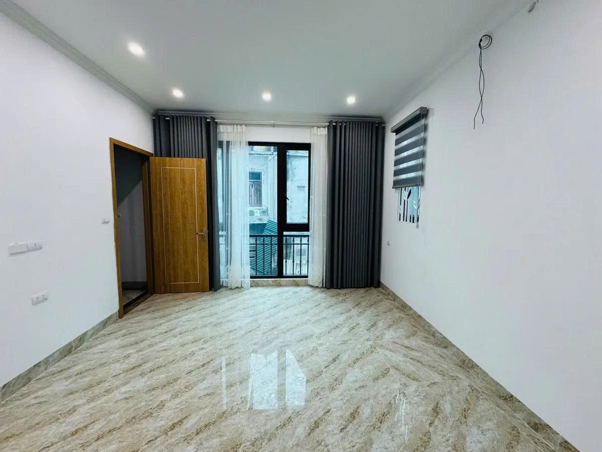 BÁN NHÀ LÊ TRỌNG TẤN - HÀ ĐÔNG - 35M X 5 TẦNG GIÁ 9.4 TỶ PHÂN LÔ GARA - NHÀ ĐẸP FULL NỘI THẤT - 3