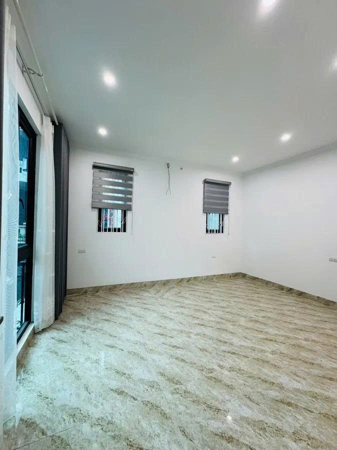 BÁN NHÀ LÊ TRỌNG TẤN - HÀ ĐÔNG - 35M X 5 TẦNG GIÁ 9.4 TỶ PHÂN LÔ GARA - NHÀ ĐẸP FULL NỘI THẤT - 2