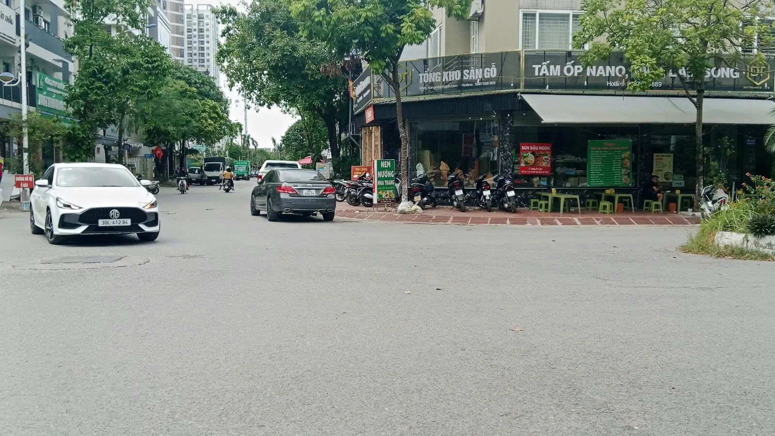 Bán LK KĐT Văn Phú, Hà Đông, 90m2, 5 tầng, ngay quận uỷ - Metro Hà Đông, ô tô tránh, vỉa hè KD, 3