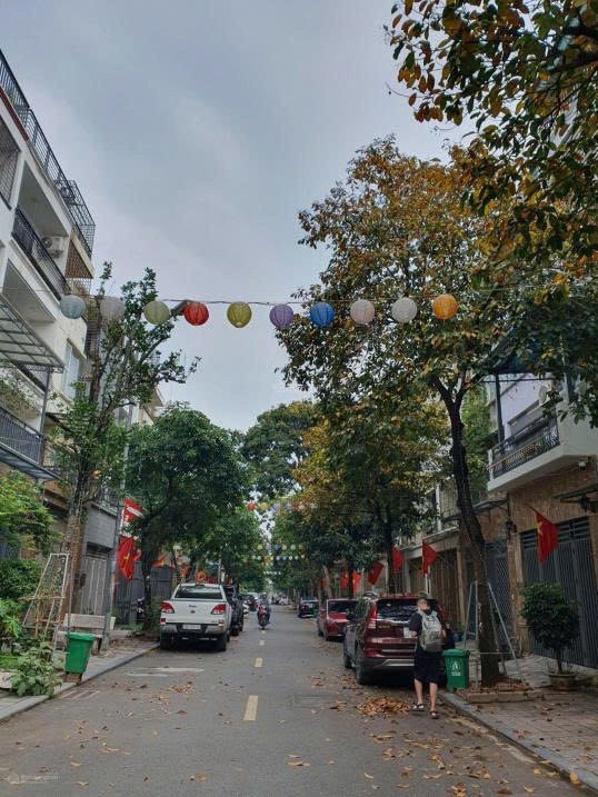 BÁN LK VĂN PHÚ - HÀ ĐÔNG 90M X 4 TẦNG, MT 4.5M - NGAY CÔNG VIÊN - GIÁ CHỈ 21.9 TỶ 2