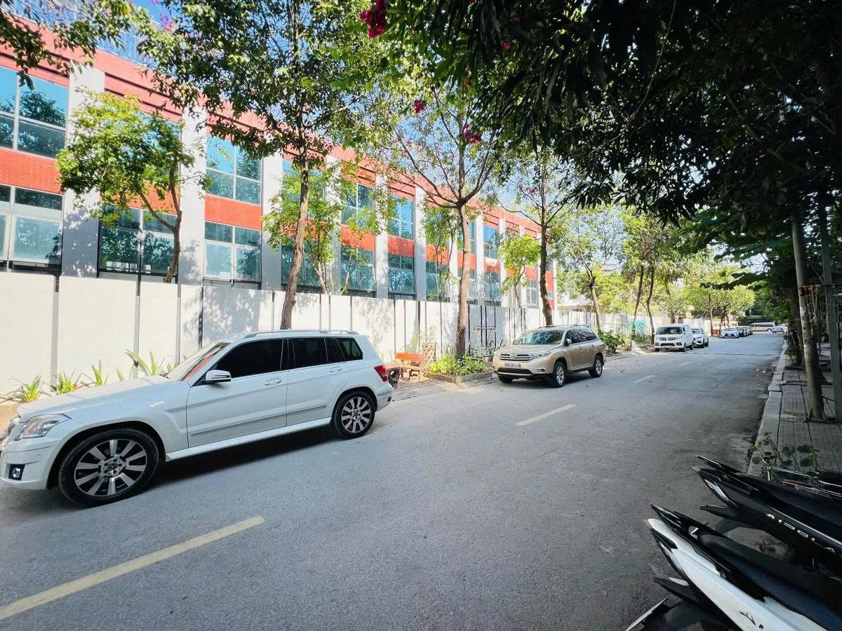 BÁN LK VĂN PHÚ - HÀ ĐÔNG 90M X 4 TẦNG, MT 4.5M - NGAY CÔNG VIÊN - GIÁ CHỈ 21.9 TỶ