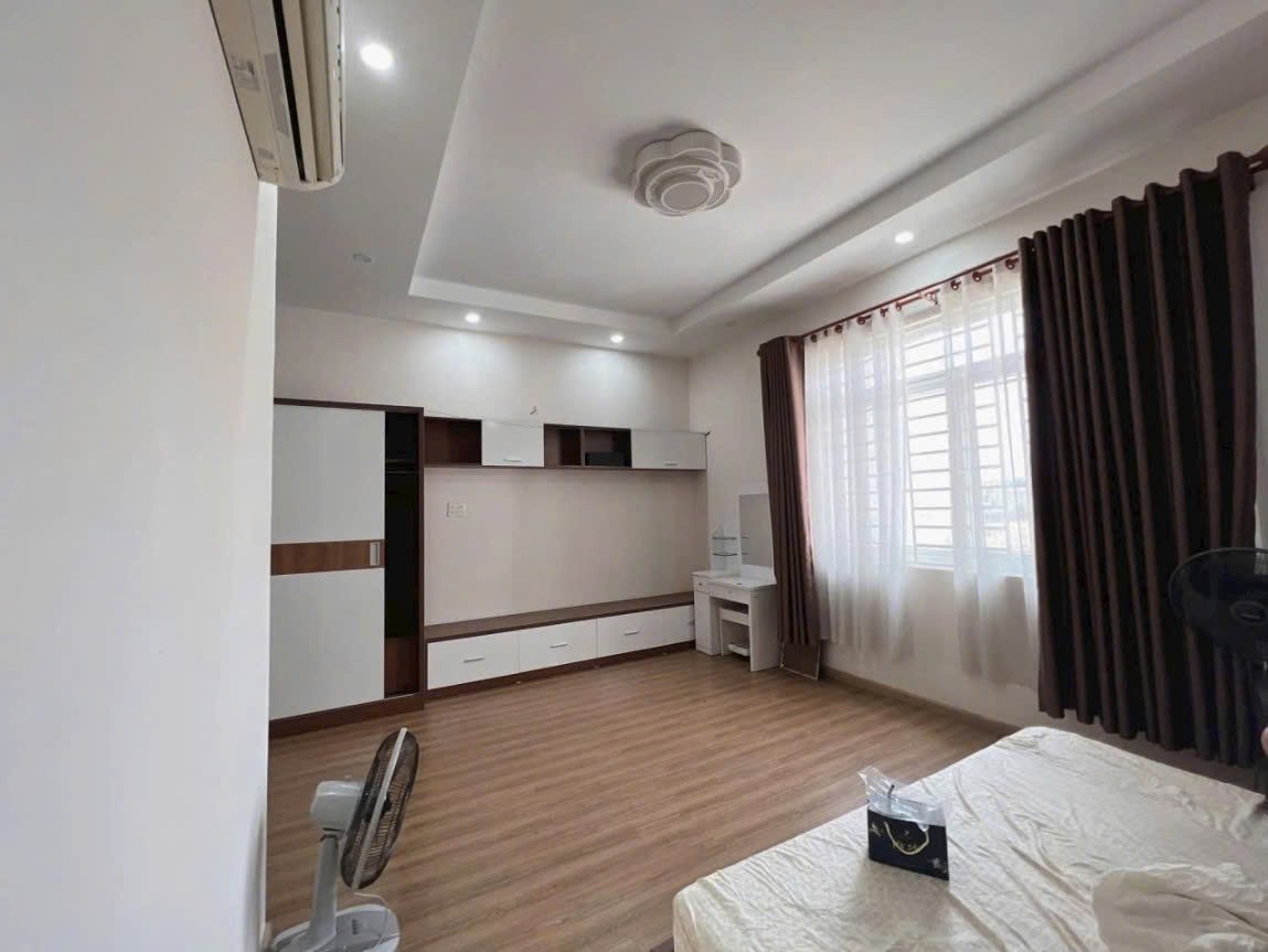 Cho thuê Nhà mặt tiền Quận 9, Hồ Chí Minh, Diện tích 120m², Giá 22 Triệu/tháng 4