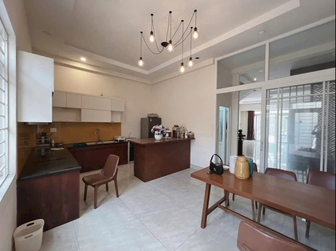 Cho thuê Nhà mặt tiền Quận 9, Hồ Chí Minh, Diện tích 120m², Giá 22 Triệu/tháng