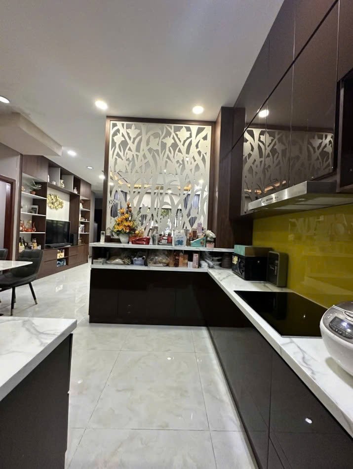 Cần bán Nhà mặt tiền Phường Long Thạnh Mỹ, Quận 9, Diện tích 96m², Giá 08.5 Tỷ 6
