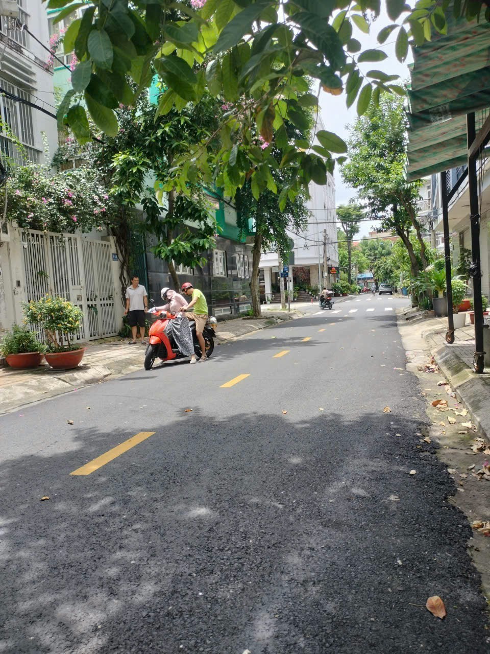 Bán nhà khu Trung sơn Bình Chánh ngay Him Lam Quận 7 , dt 5x20m, 3 lầu 3