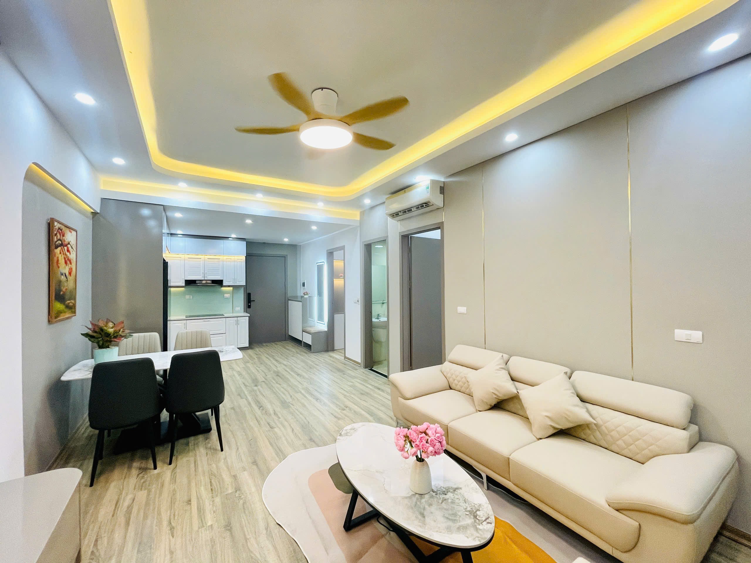 Cần bán căn hộ full đồ mới 100%, ban công đông nam, view hồ, chung cư  Thanh Hà 7