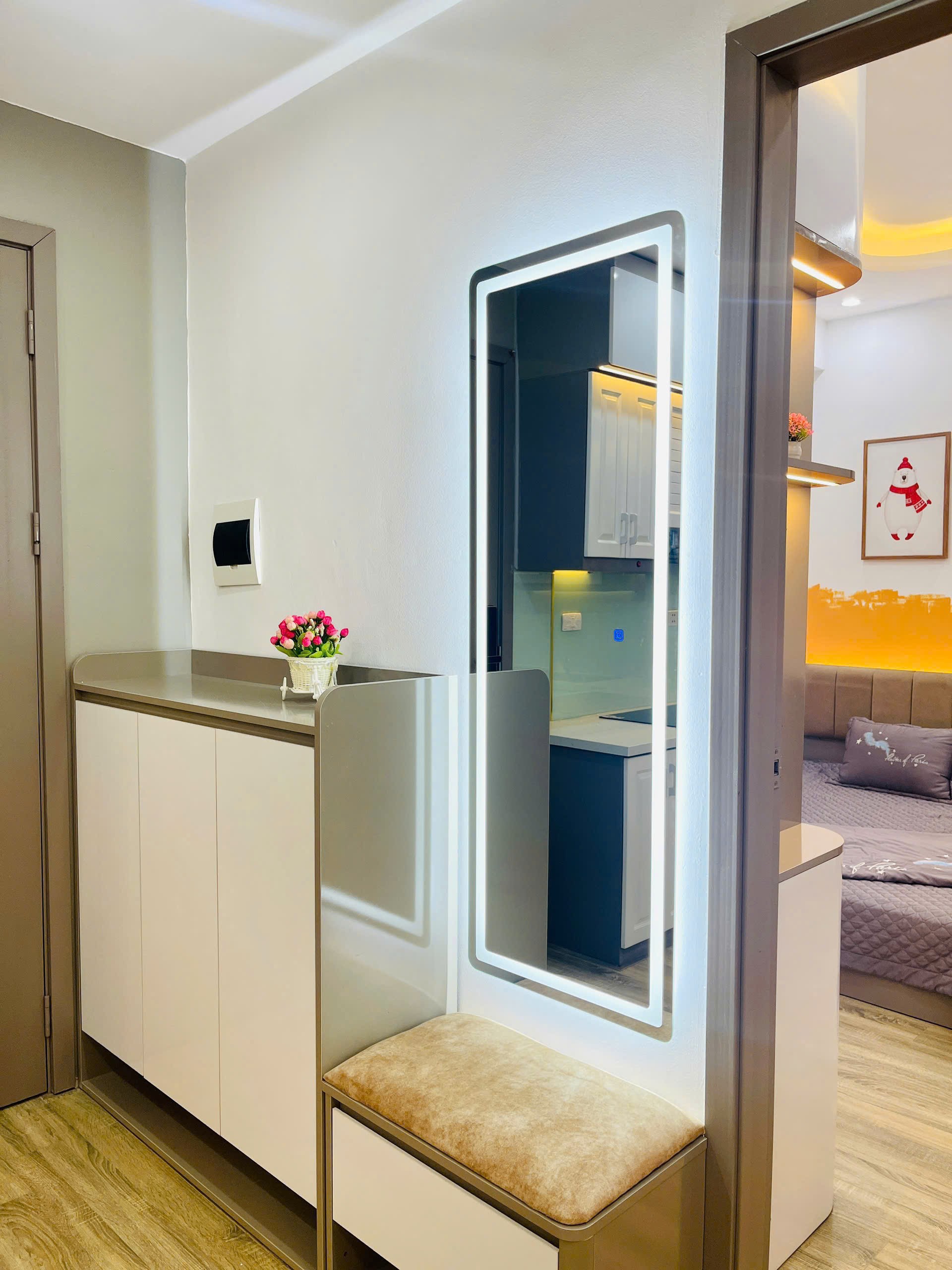 Cần bán căn hộ full đồ mới 100%, ban công đông nam, view hồ, chung cư  Thanh Hà 10