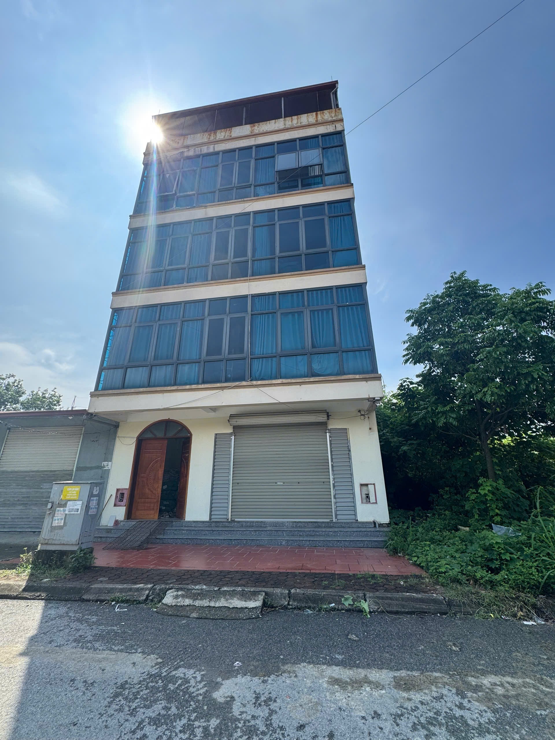 Bán HOTEL  15 PHÒNG tại Đường 32, Xã Ngọc Tảo, Phúc Thọ, Hà Nội, giá siêu hời 9 tỷ,112m2 2