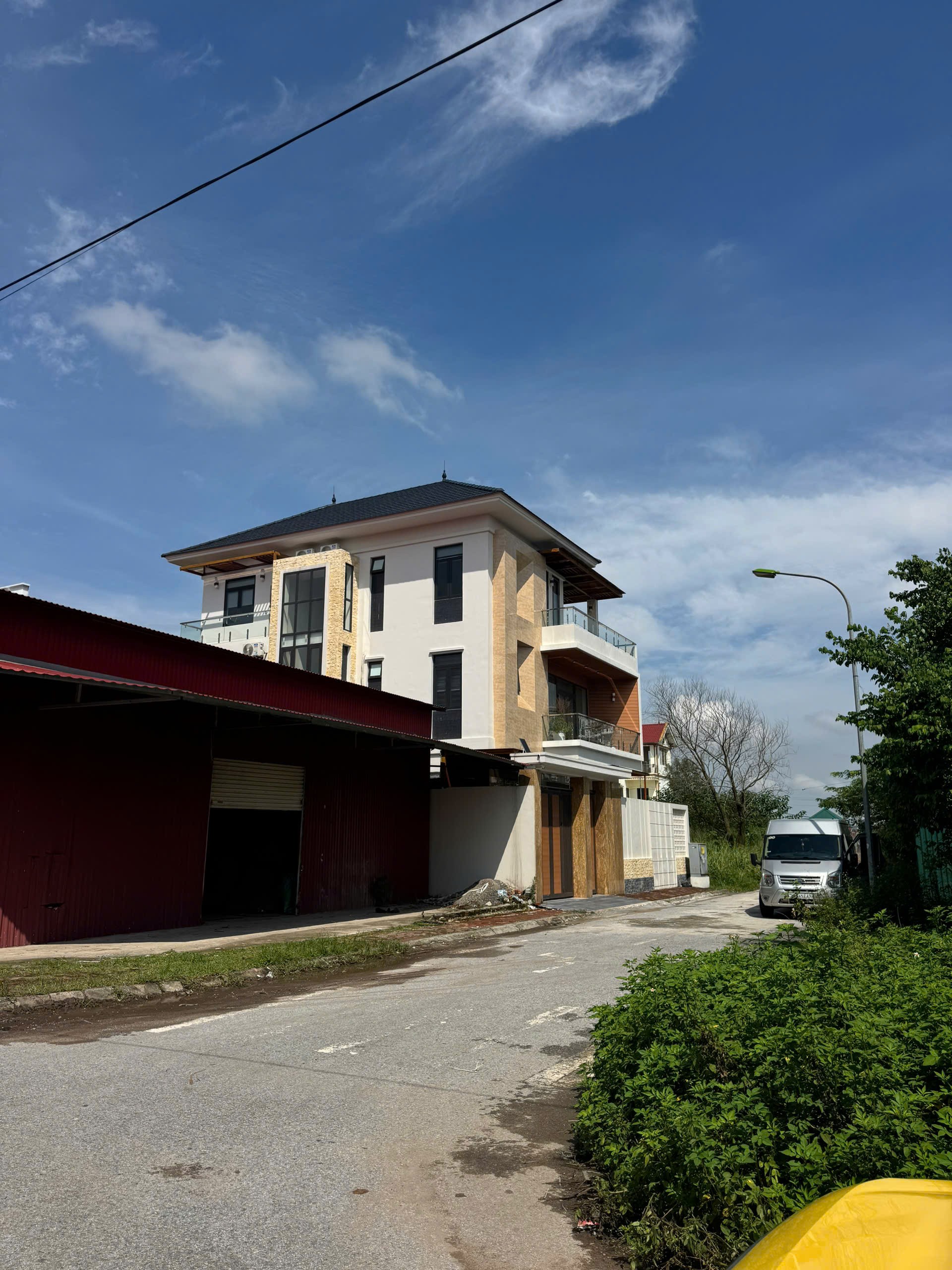 Bán HOTEL  15 PHÒNG tại Đường 32, Xã Ngọc Tảo, Phúc Thọ, Hà Nội, giá siêu hời 9 tỷ,112m2 3