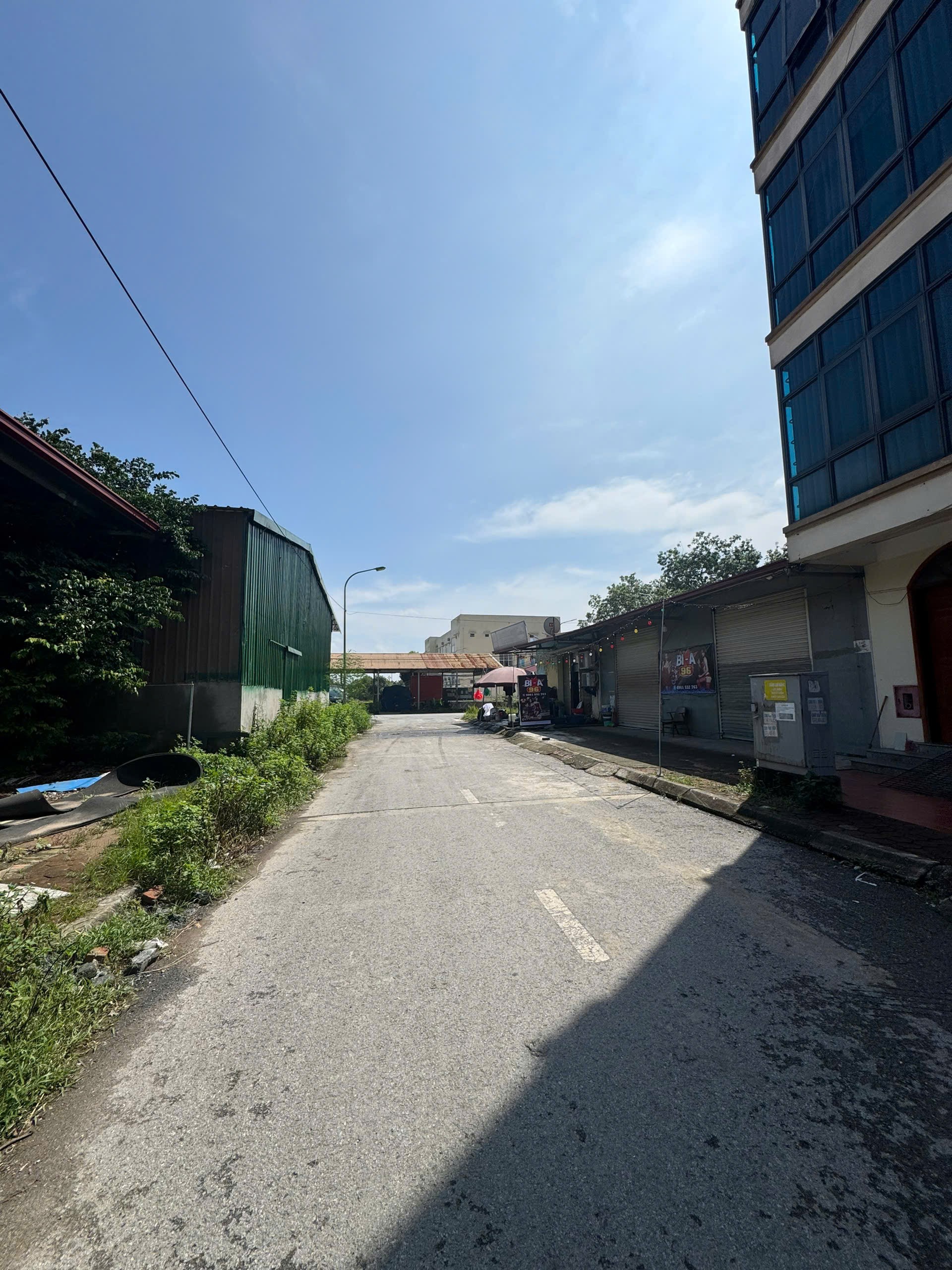 Bán HOTEL  15 PHÒNG tại Đường 32, Xã Ngọc Tảo, Phúc Thọ, Hà Nội, giá siêu hời 9 tỷ,112m2 5