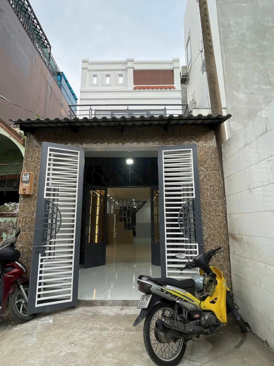 Nhà mới xây hẻm Liên Khu 5-6, Bình Hưng Hòa B dt 56m2 1 lầu 2pn 2wc giá 3,95 tỷ
