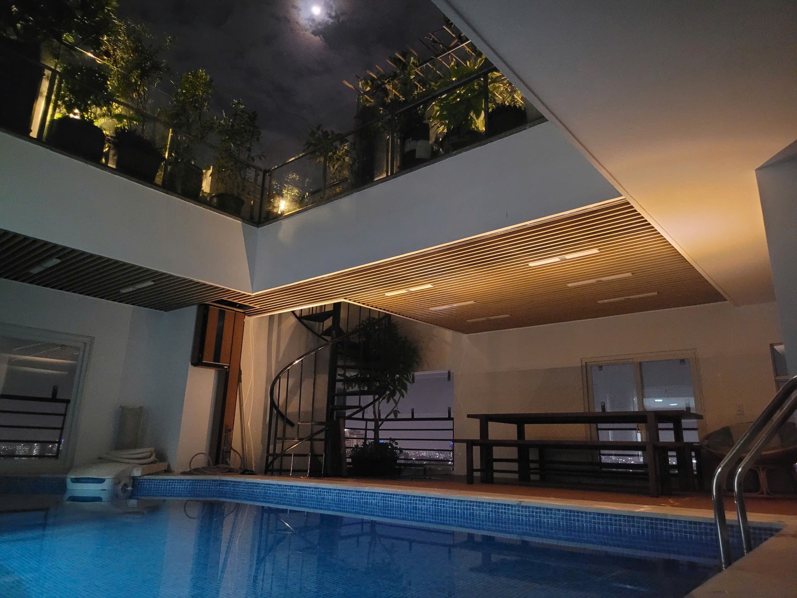 Cho thuê Căn hộ chung cư Quận 5, Hồ Chí Minh, Diện tích 300m², Giá Thương lượng 3
