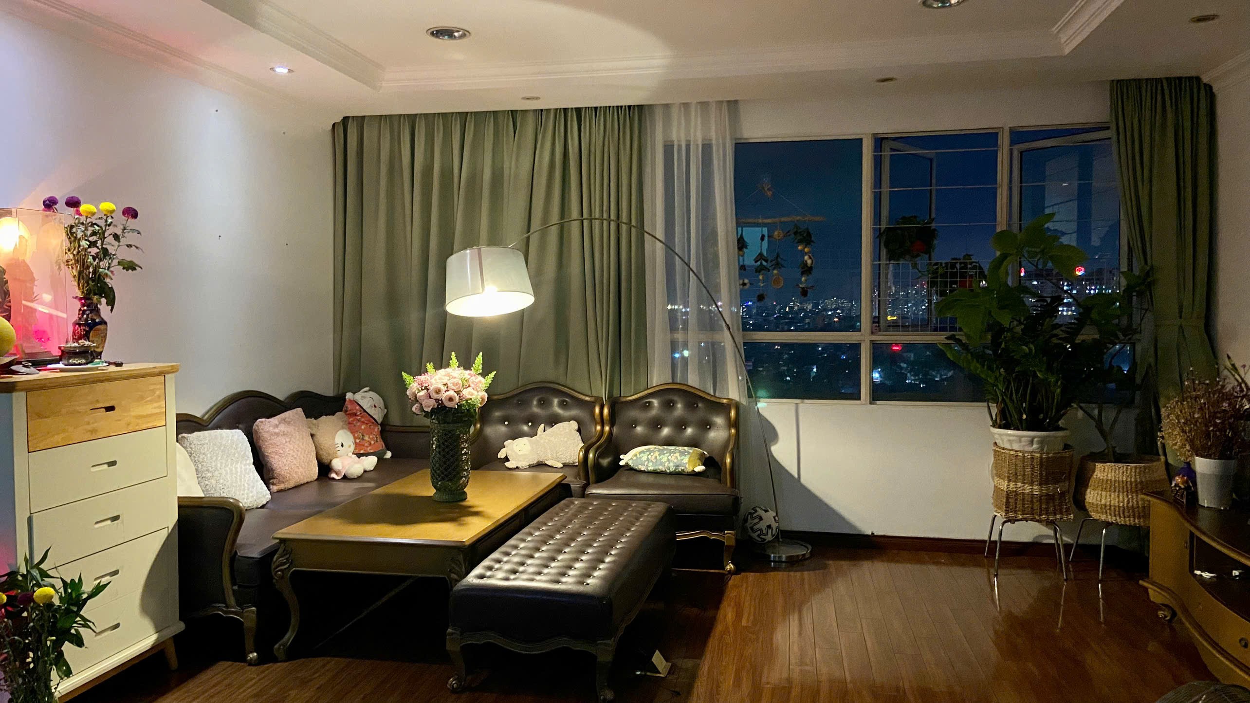 Cho thuê Căn hộ chung cư Quận 5, Hồ Chí Minh, Diện tích 300m², Giá Thương lượng 5