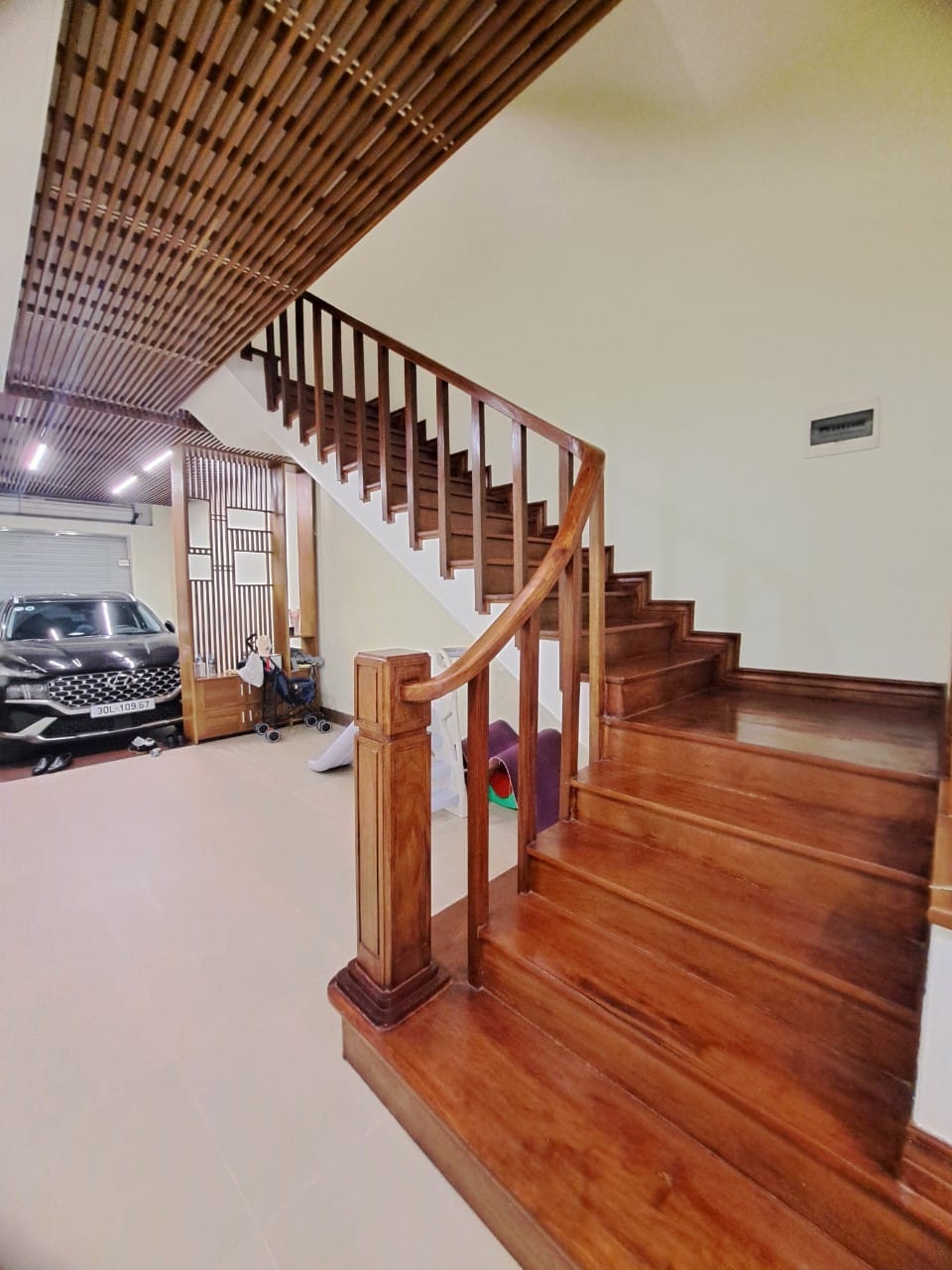 BÁN NHANH NHÀ KHUẤT DUY TIẾN THANH XUÂN, 51M2*5T  OTO TRÁNH, VỈA HÈ KINH DOANH, 21.X TỶ 3