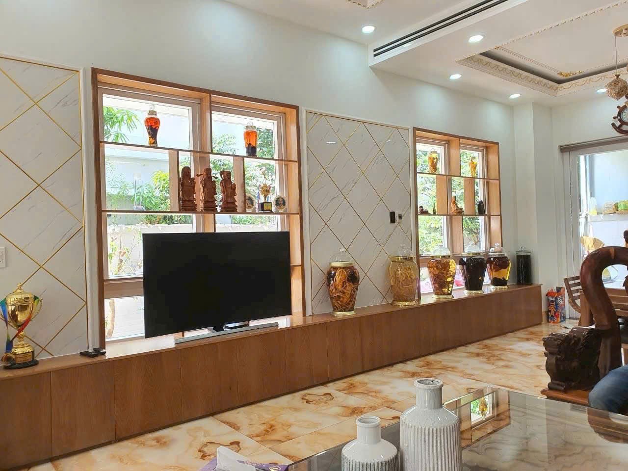 Cần bán Nhà mặt tiền Phường Phú Hữu, Quận 9, Diện tích 144m², Giá 16 Tỷ 5