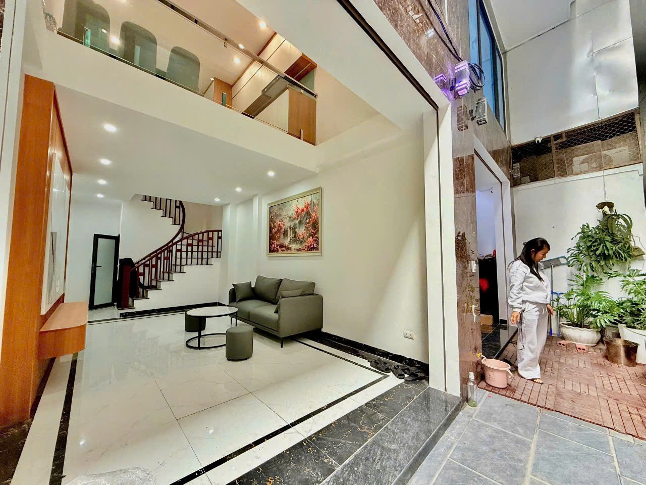 Nhà mới ở luôn 5 Tầng  full nội thất -Ô tô đỗ cổng – Ngõ thông Kẻ Tạnh, Long Biên – Giá 6.5 tỷ. 2