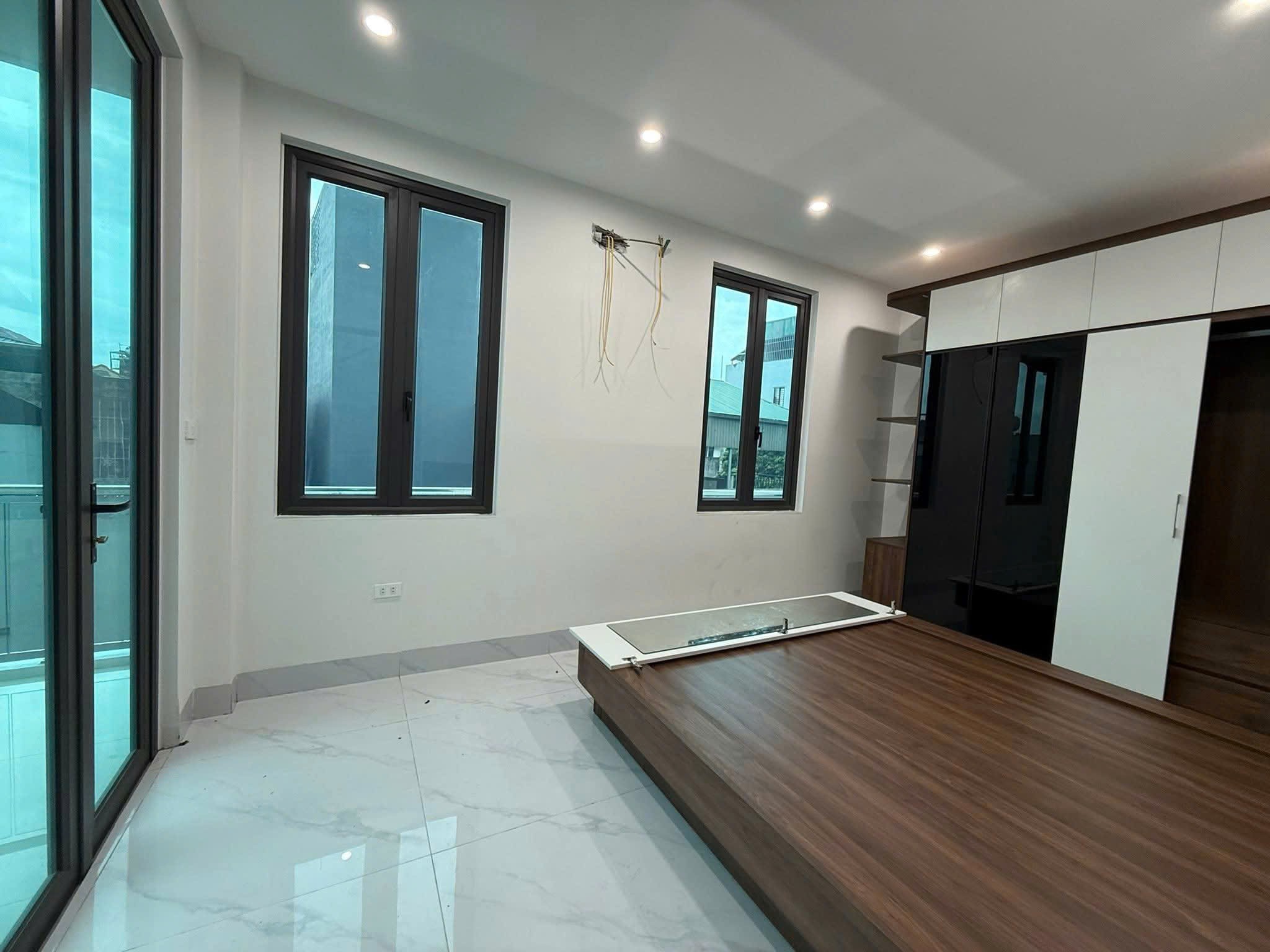 BÁN NHÀ TRUNG TÂM LONG BIÊN - GIÁ ĐẦU TƯ 5