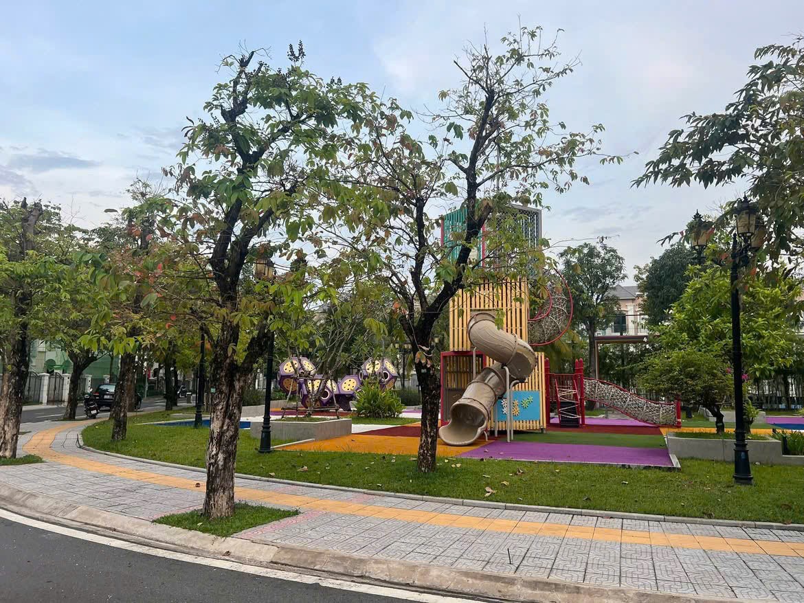 Cần bán Biệt thự Quận 9, Hồ Chí Minh, Diện tích 300m², Giá 59 Tỷ 7