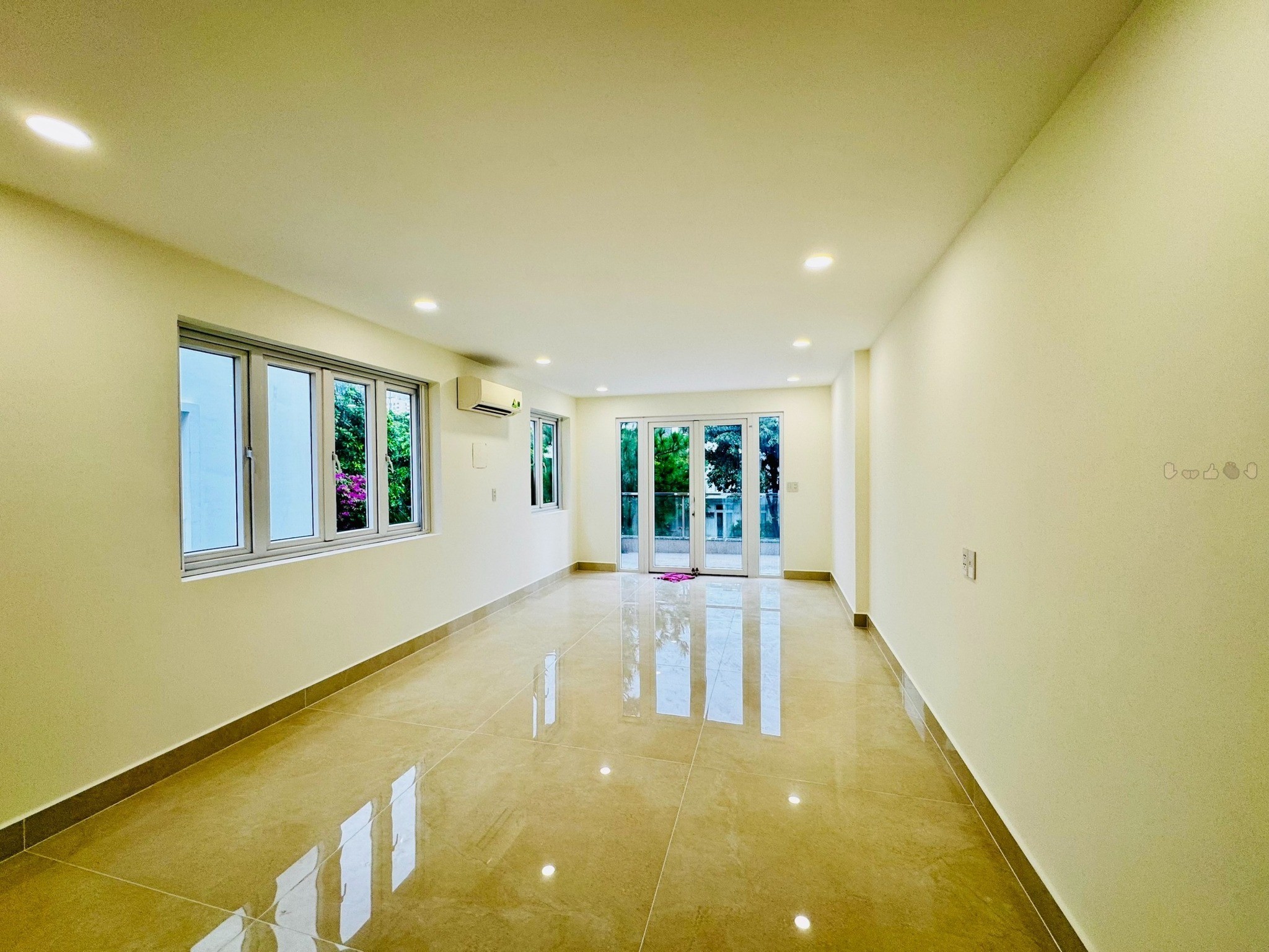 Cho thuê Biệt thự Quận 9, Hồ Chí Minh, Diện tích 200m², Giá 40 Triệu/tháng