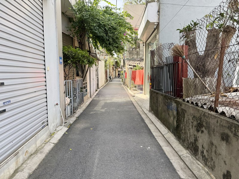 Cần bán 61m2 nhà 2 tầng cách 10m ra mặt ngõ 103 Ngô Xuân Quảng. Xung quanh bạt ngàn tiện ích 2