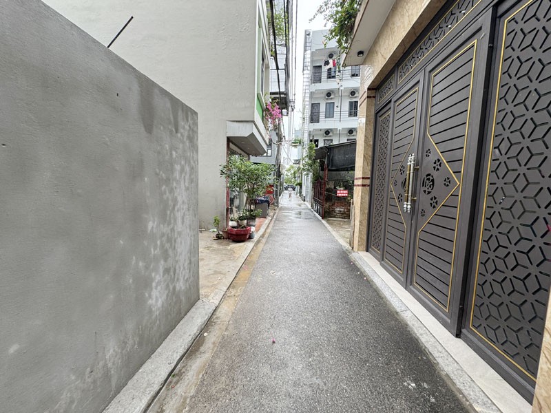 Cần bán 61m2 nhà 2 tầng cách 10m ra mặt ngõ 103 Ngô Xuân Quảng. Xung quanh bạt ngàn tiện ích 3