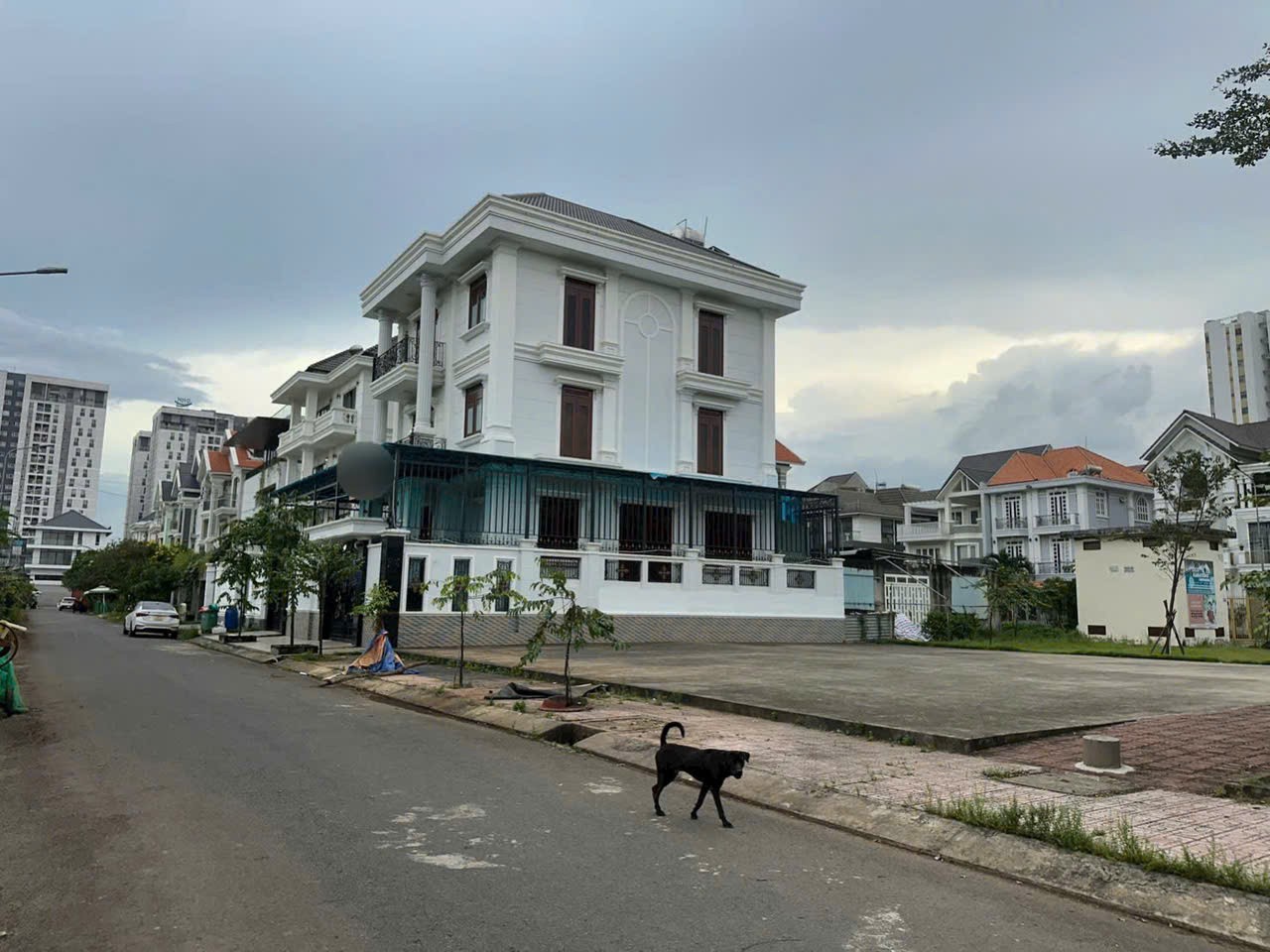 Cho thuê Biệt thự Phường Phước Long B, Quận 9, Diện tích 360m², Giá 50 Triệu/tháng 2