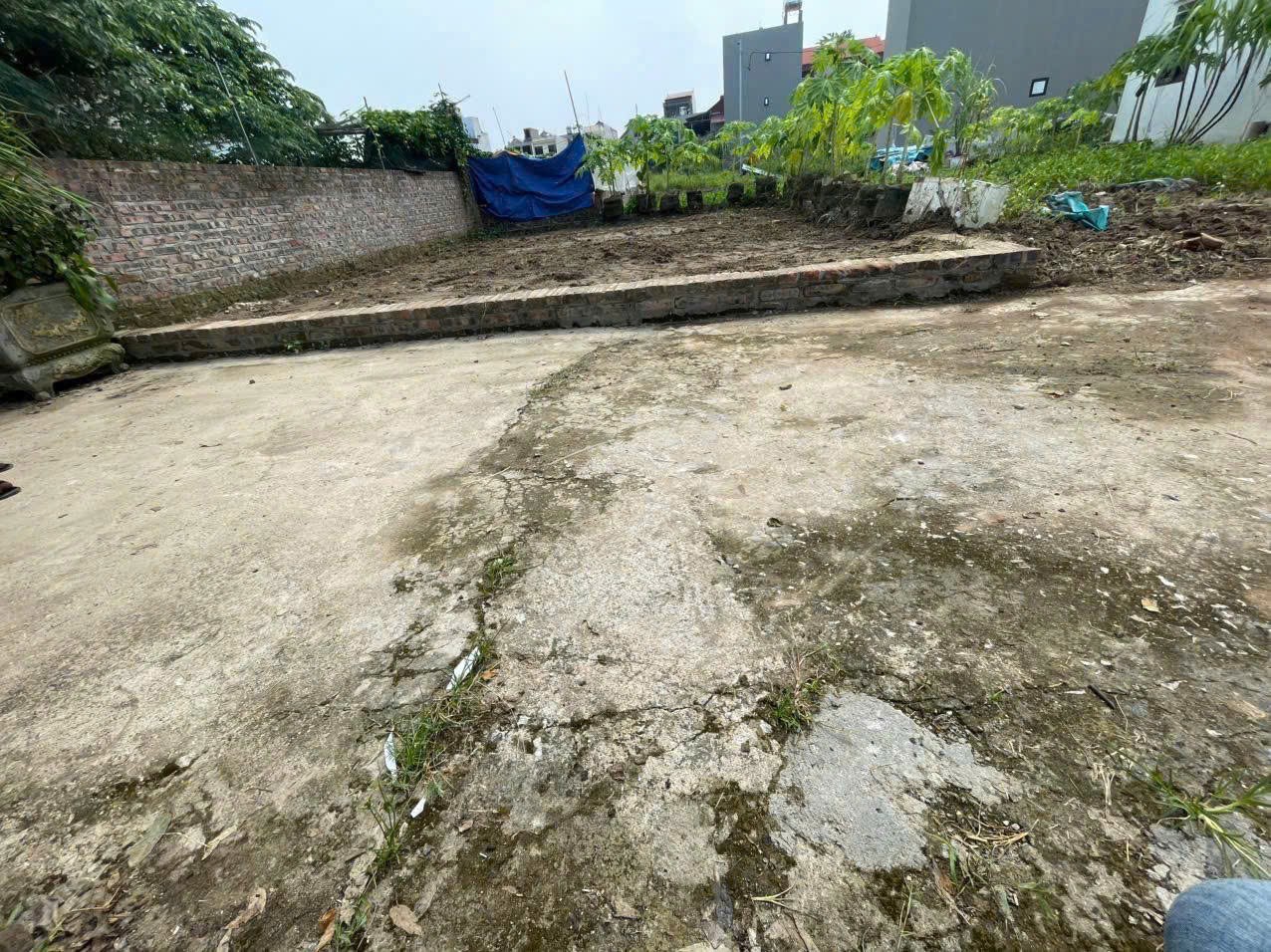 Bán 52m đất thôn Ấp Tre, tổ 9, Quang Minh. Mặt tiền rộng 6m, full thổ cư. Gần KCN Quang Minh