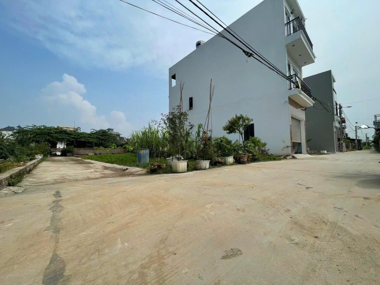Bán 52m đất thôn Ấp Tre, tổ 9, Quang Minh. Mặt tiền rộng 6m, full thổ cư. Gần KCN Quang Minh 2