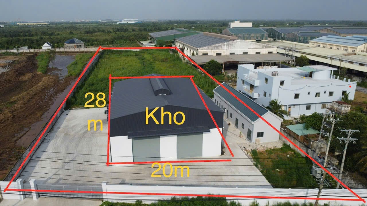 Đất mặt tiền TL 824, xã Lương Bình tdt 9800m2 ( 800m2 thổ + kho 560m2 + văn phòng 200m2) giá 50 tỷ 8