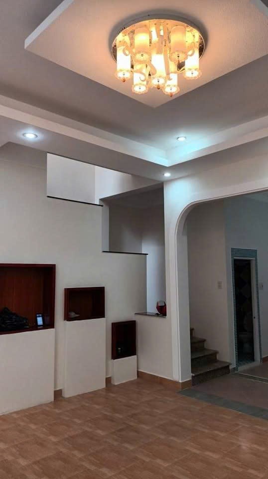 Cho thuê nhà nguyên căn 3 tầng 4 phòng ngủ gần chợ Ngô Quyền Phường 6 Đà Lạt giá 15tr 2