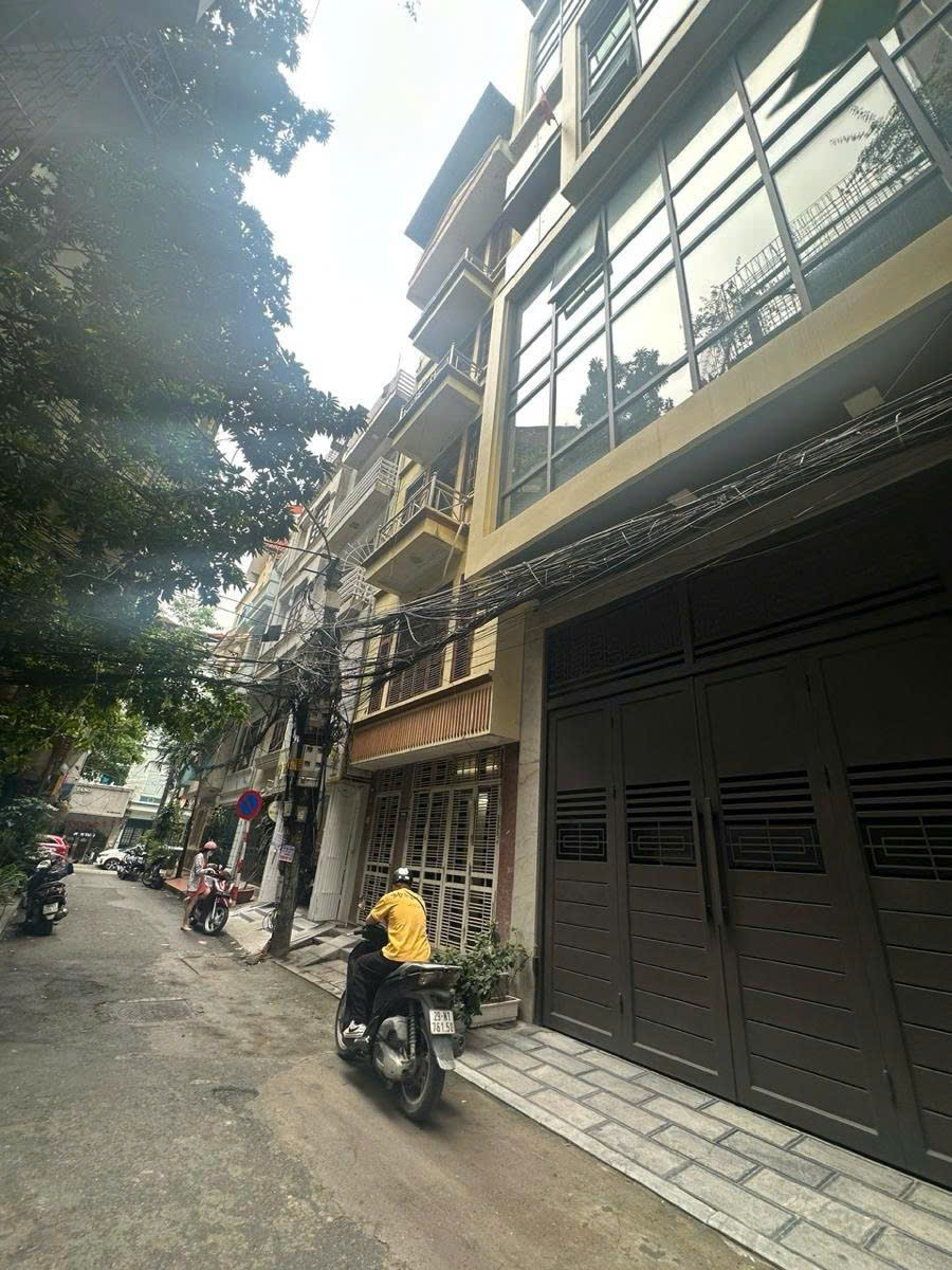Cần bán Nhà mặt tiền đường Trần Quang Diệu, Phường Ô Chợ Dừa, Diện tích 44m², Giá 21.8 Tỷ