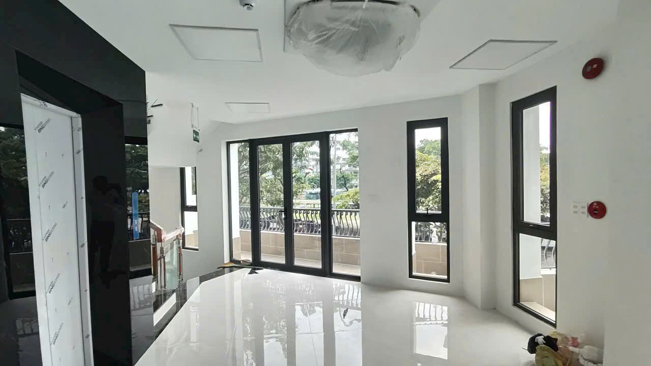 Cho thuê Nhà mặt tiền Phường Hiệp Bình Phước, Thủ Đức, Diện tích 300m², Giá 120 Triệu/tháng 2