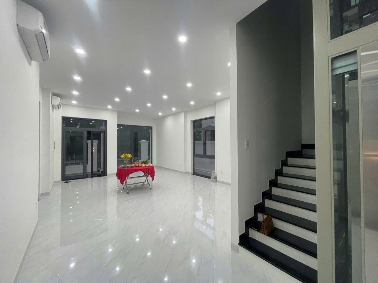 Cho thuê Biệt thự Quận 9, Hồ Chí Minh, Diện tích 250m², Giá 045 Triệu/tháng 6