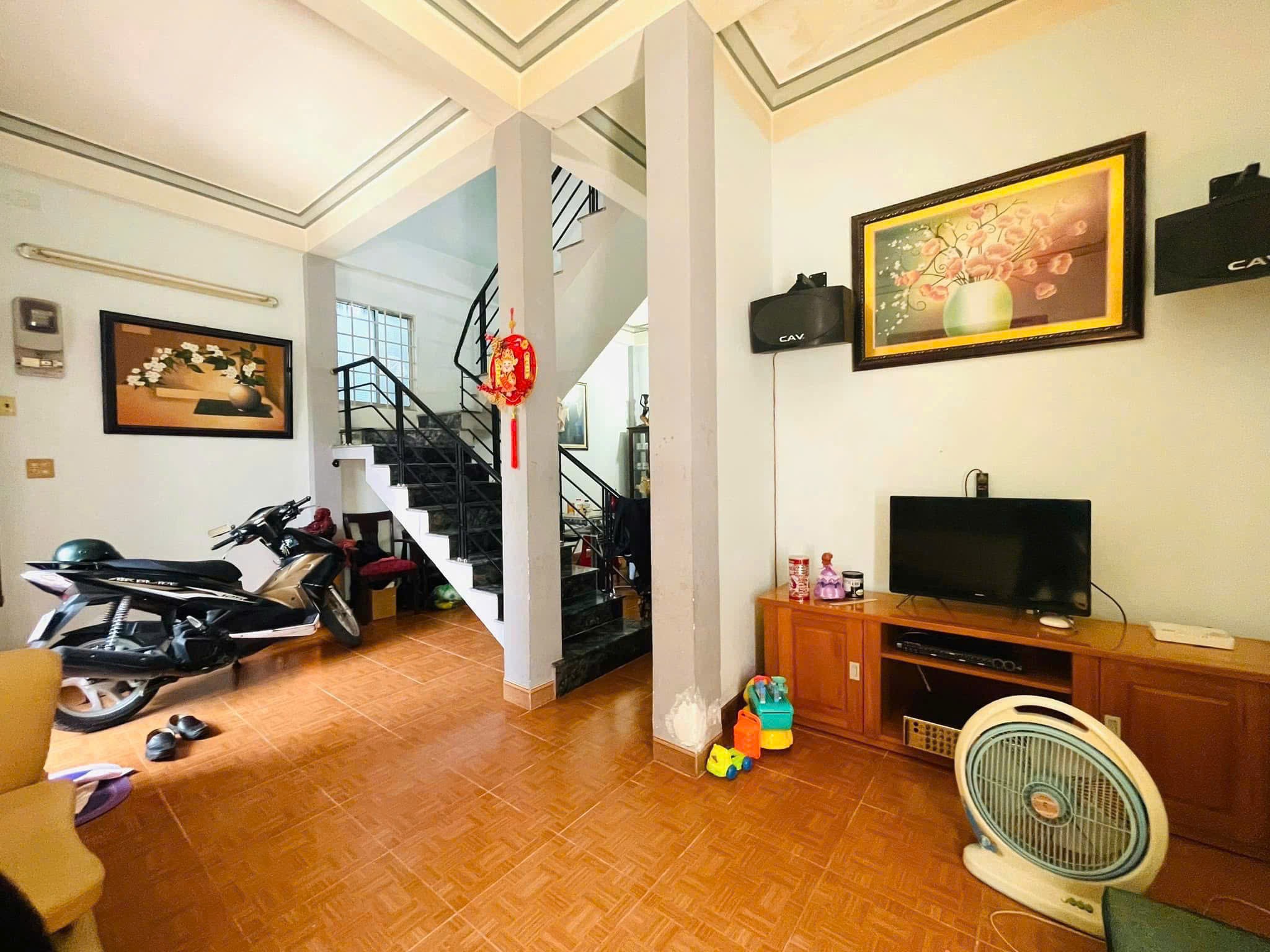 NHÀ BÊ TÔNG CỐT THÉP GẦN BIỂN BA LÀNG NGANG 6m HẺM THÔNG QUẢNG ĐỨC, BẮC NHA TRANG. 4