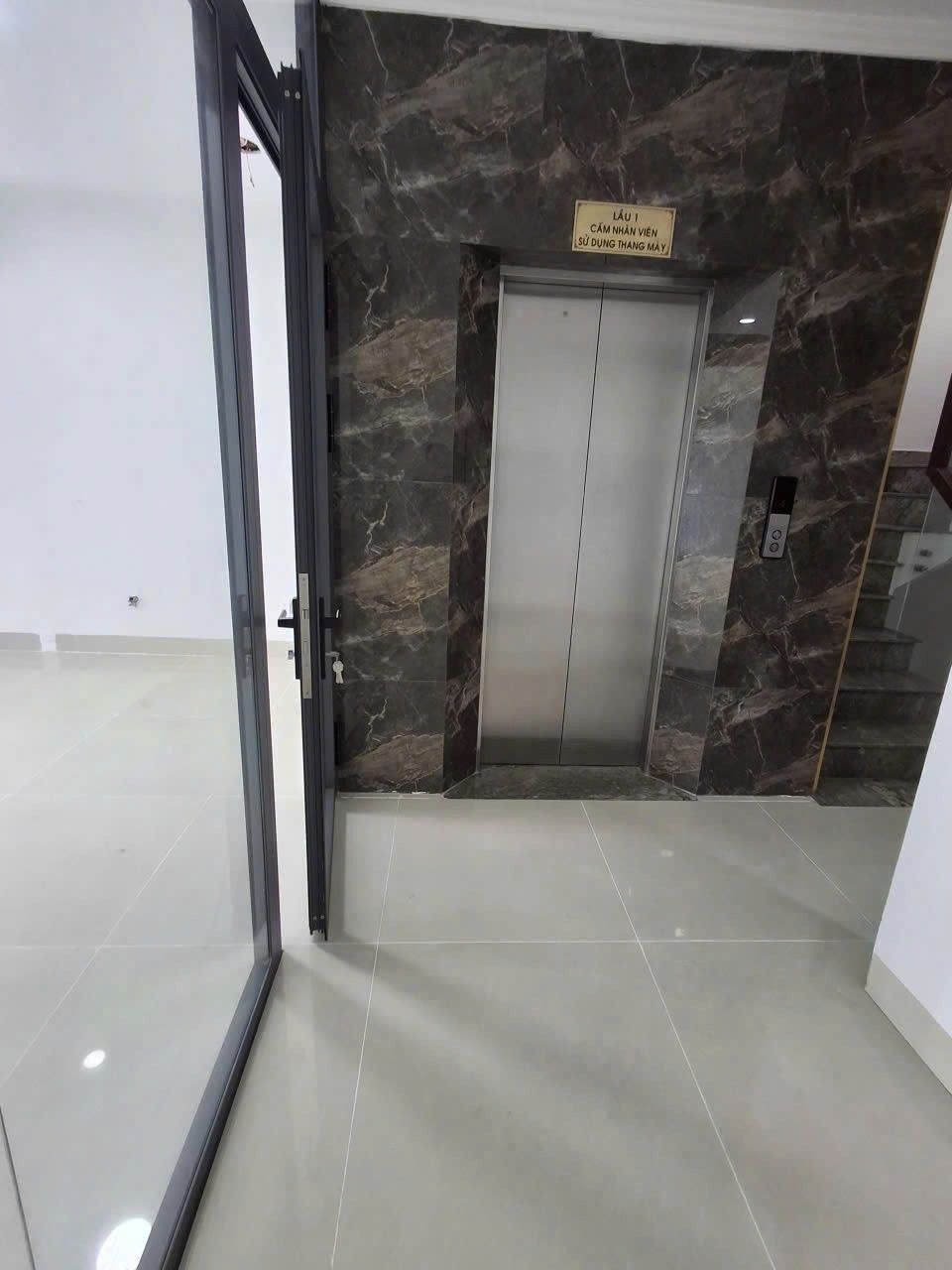 Cho thuê Nhà mặt tiền Phường Tân Hưng, Quận 7, Diện tích 100m², Giá 075 Triệu/tháng 5