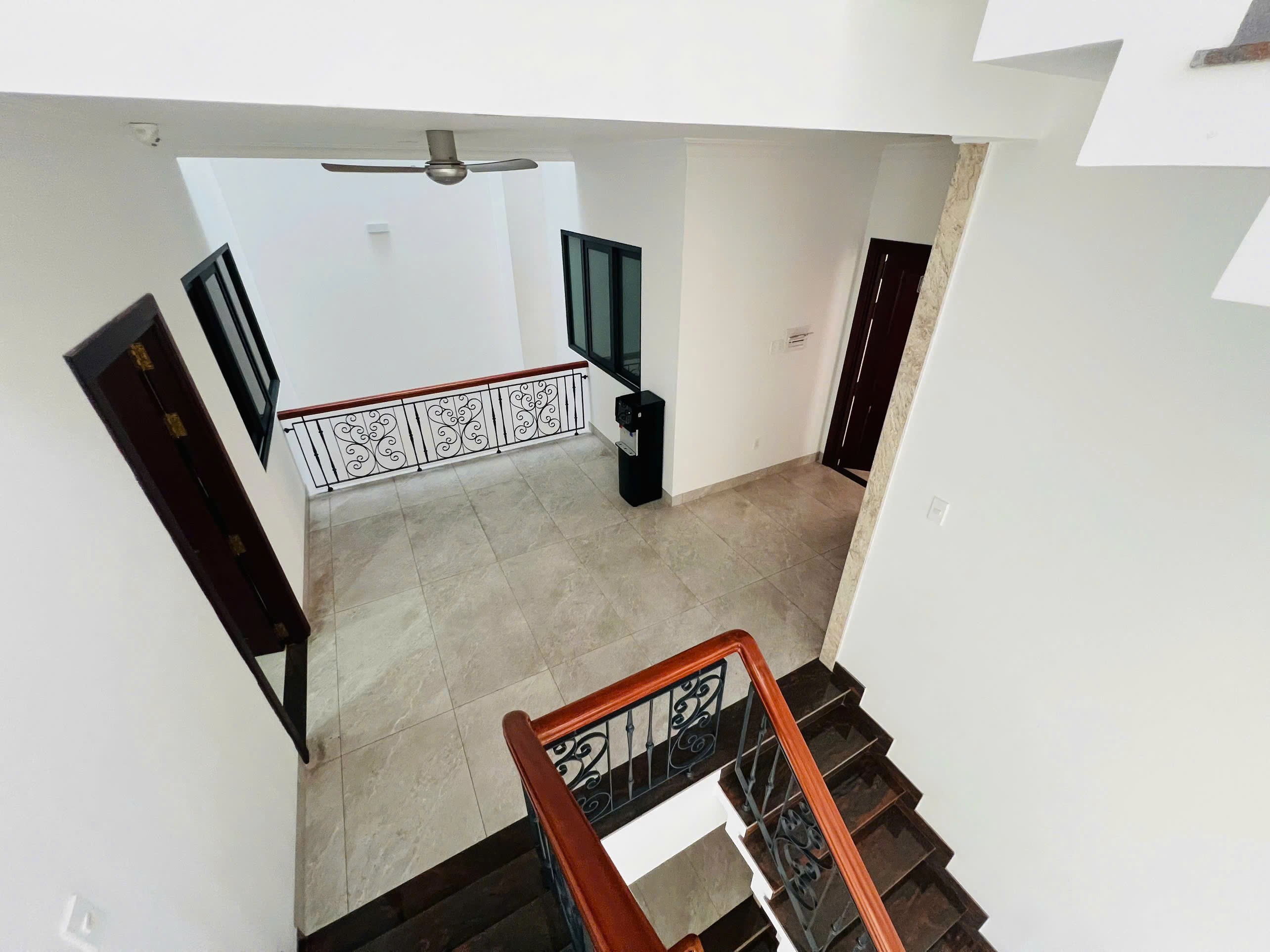Cho thuê Văn phòng Phường Tân Hưng, Quận 7, Diện tích 200m², Giá 0120 Triệu/tháng 4