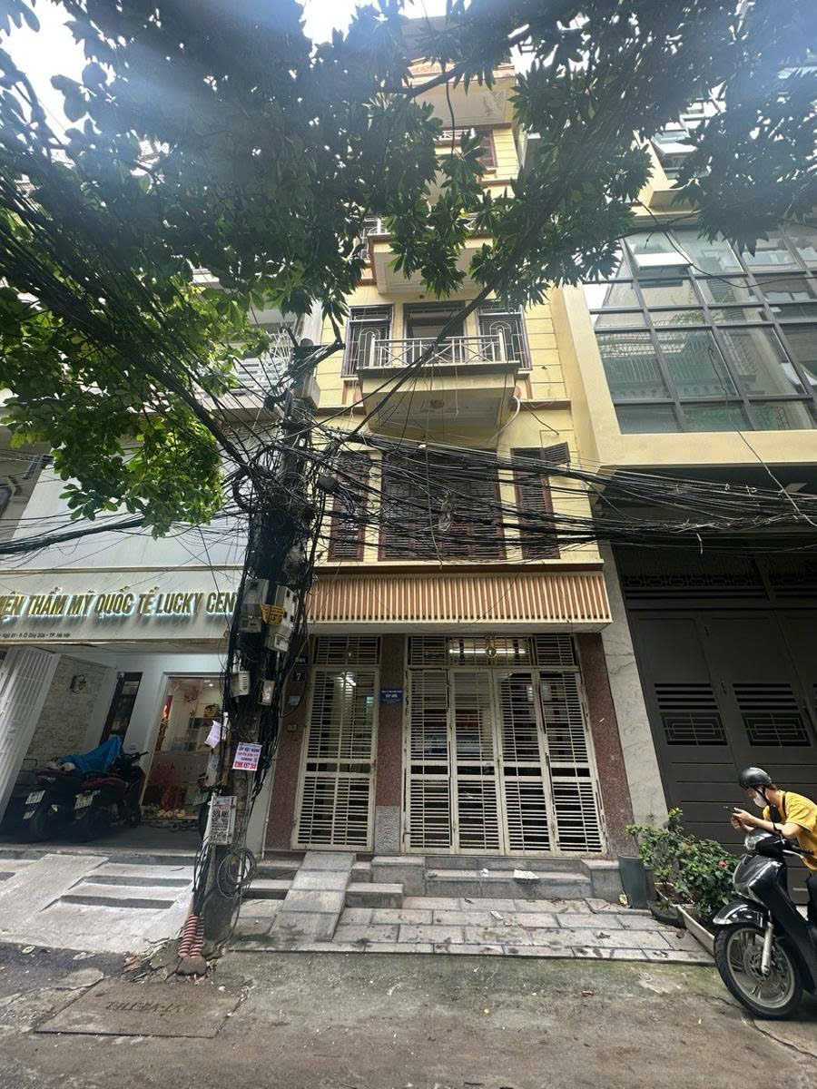 Cần bán Nhà mặt tiền đường Hoàng Cầu, Phường Ô Chợ Dừa, Diện tích 45m², Giá 21.8 Tỷ