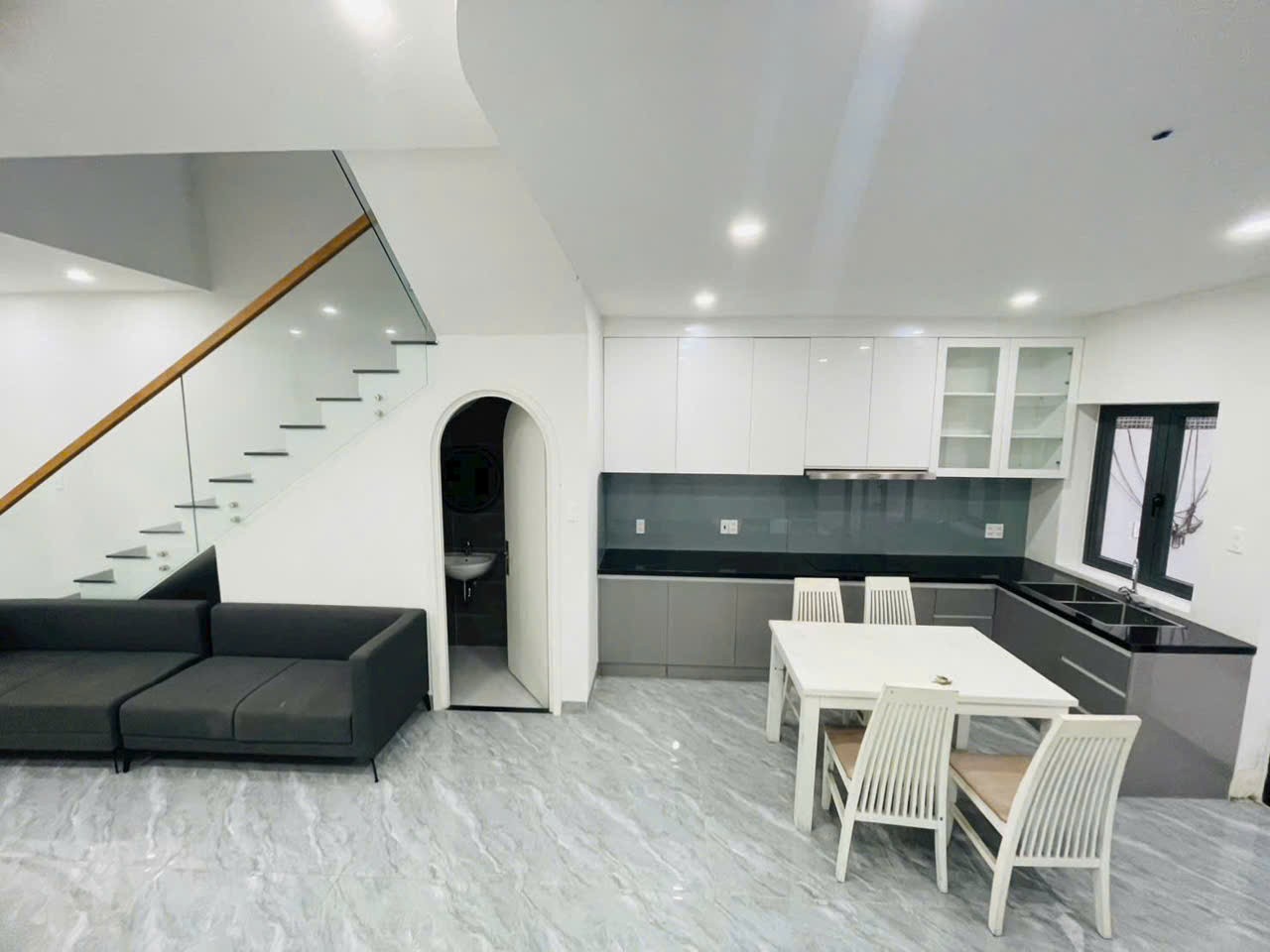 Cần bán Nhà mặt tiền Phường Cát Lái, Quận 2, Diện tích 85m², Giá 10.2 Tỷ