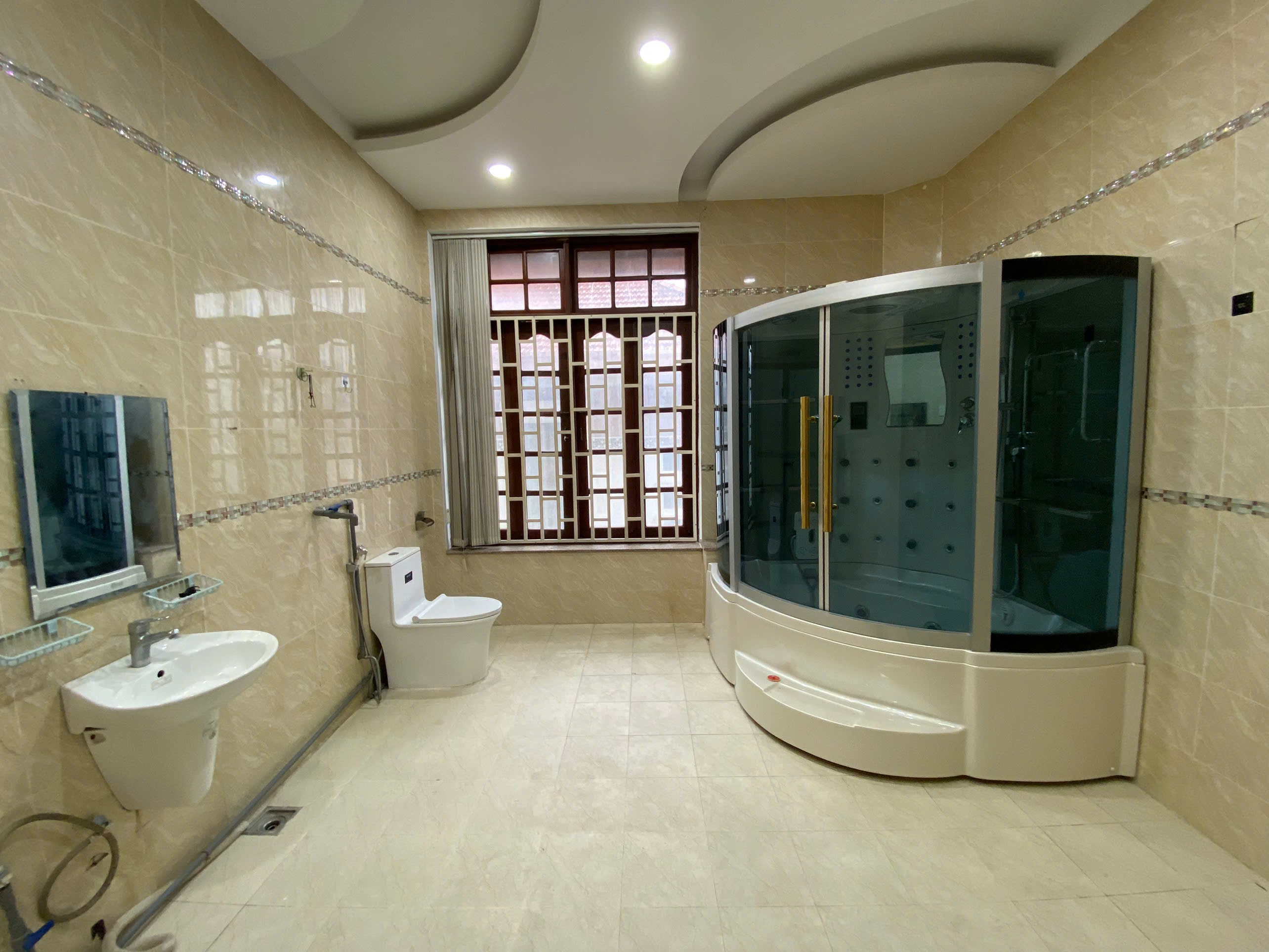 Siêu VIP cần nhượng gấp Biệt Thự (12x20) Mặt tiền Đông Hưng Thuận 17, Q12 giá tốt 2
