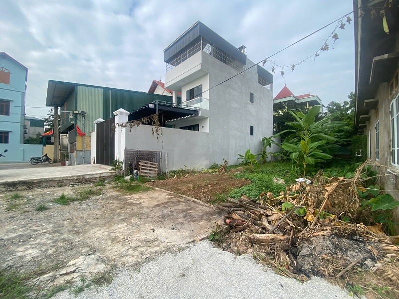 Bán đất Bùi Xá Tam Hưng Thanh Oai, View sân bóng, 2 ngõ vào, Thoáng vĩnh viễn