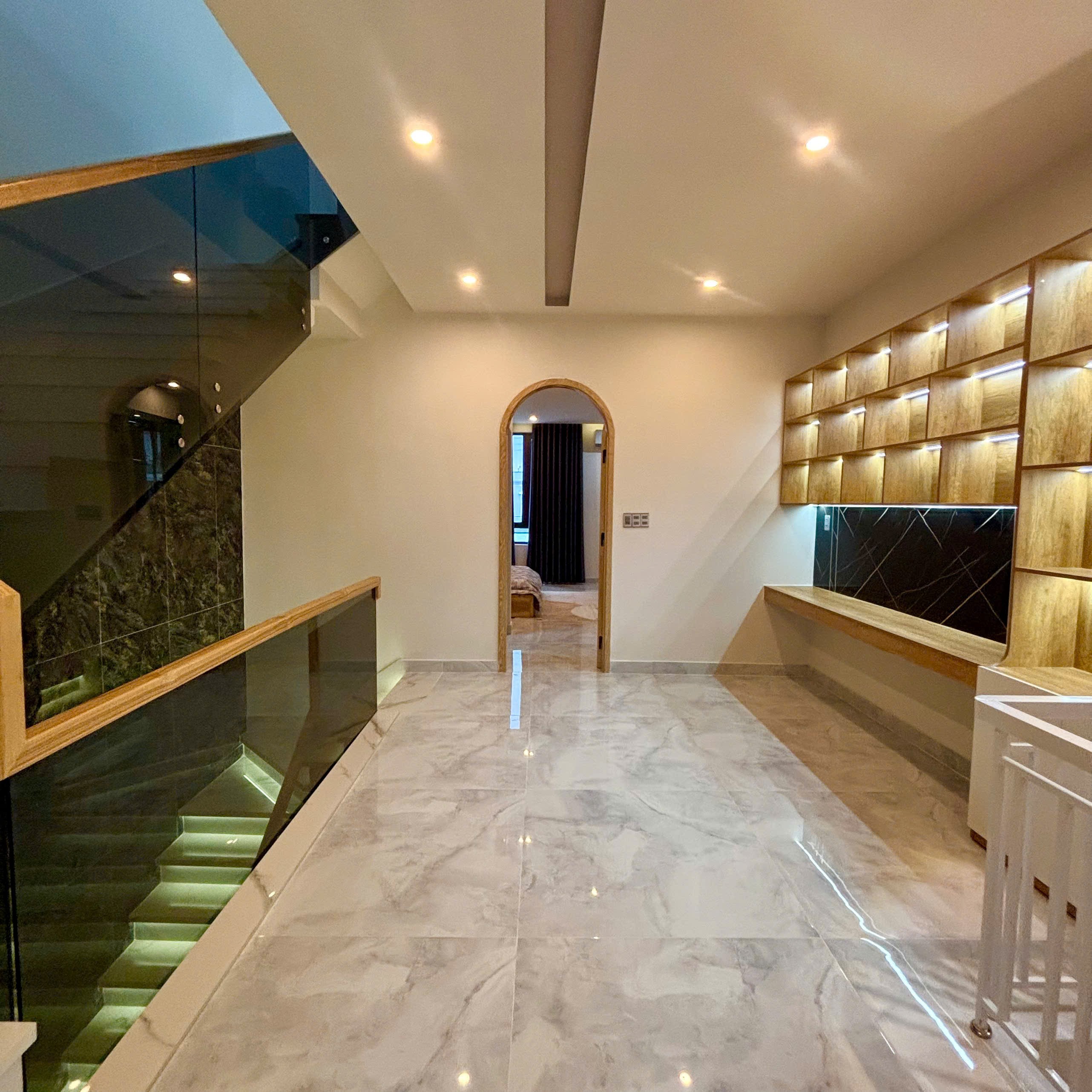 BÁN NHÀ 3 TẦNG  HIỆN ĐẠI SÁT BIỂN NGUYỄN TẤT THÀNH,TP ĐÀ NẴNG 2