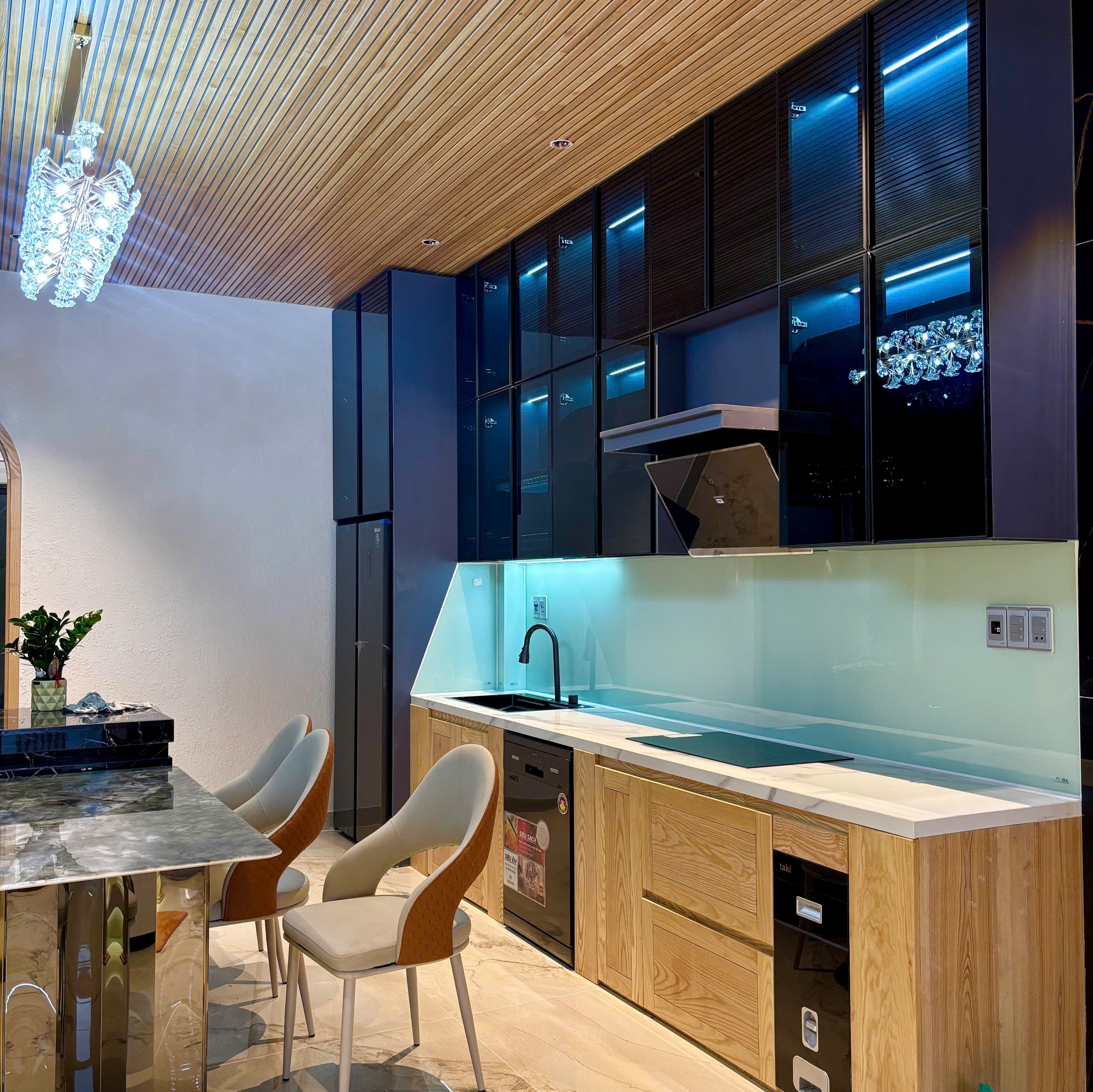 BÁN NHÀ 3 TẦNG  HIỆN ĐẠI SÁT BIỂN NGUYỄN TẤT THÀNH,TP ĐÀ NẴNG 7