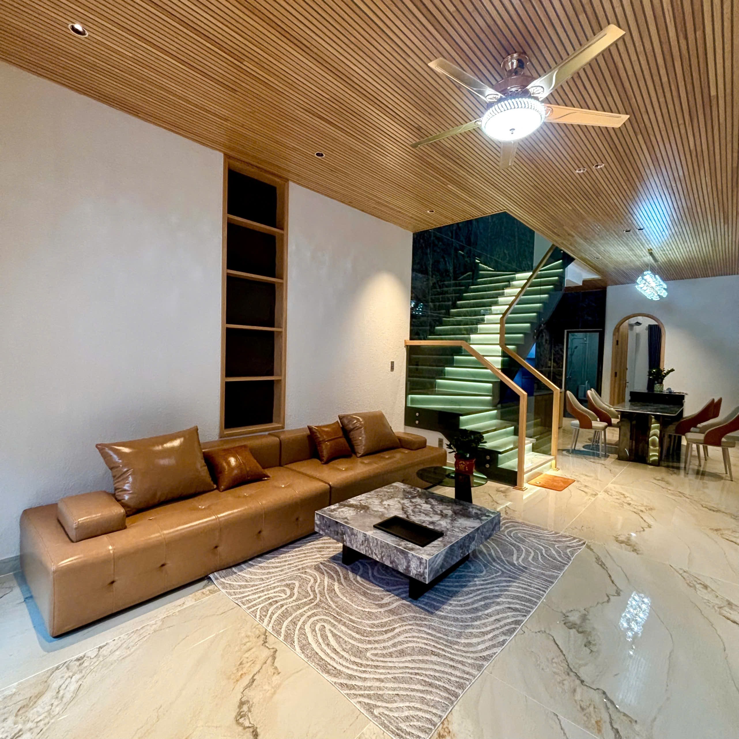 BÁN NHÀ 3 TẦNG  HIỆN ĐẠI SÁT BIỂN NGUYỄN TẤT THÀNH,TP ĐÀ NẴNG