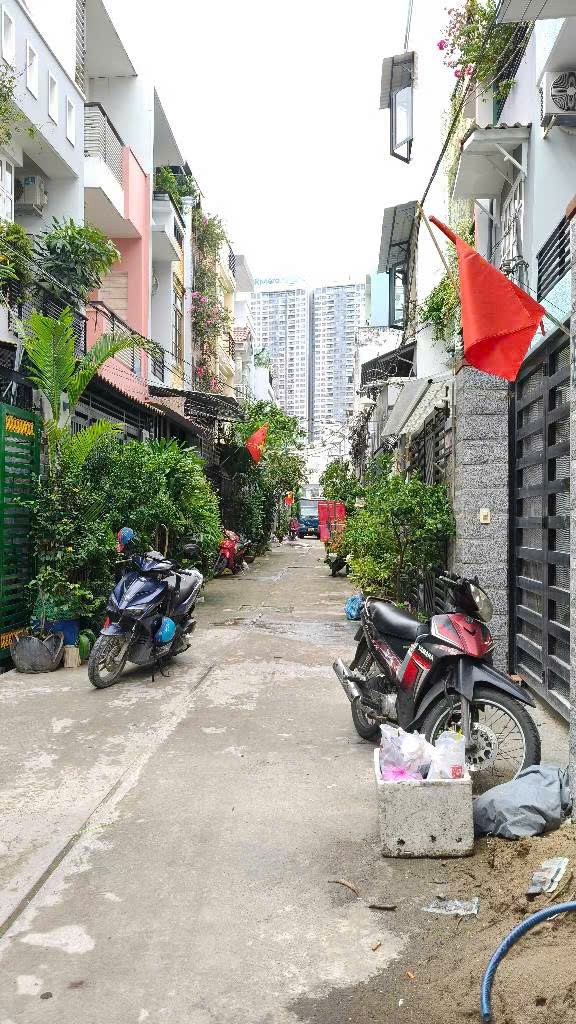 Nhà đẹp 115m² Huỳnh Tấn Phát, Phú Thuận, Quận 7 – 4 tầng , giá tốt chỉ hơn 8 tỷ 2